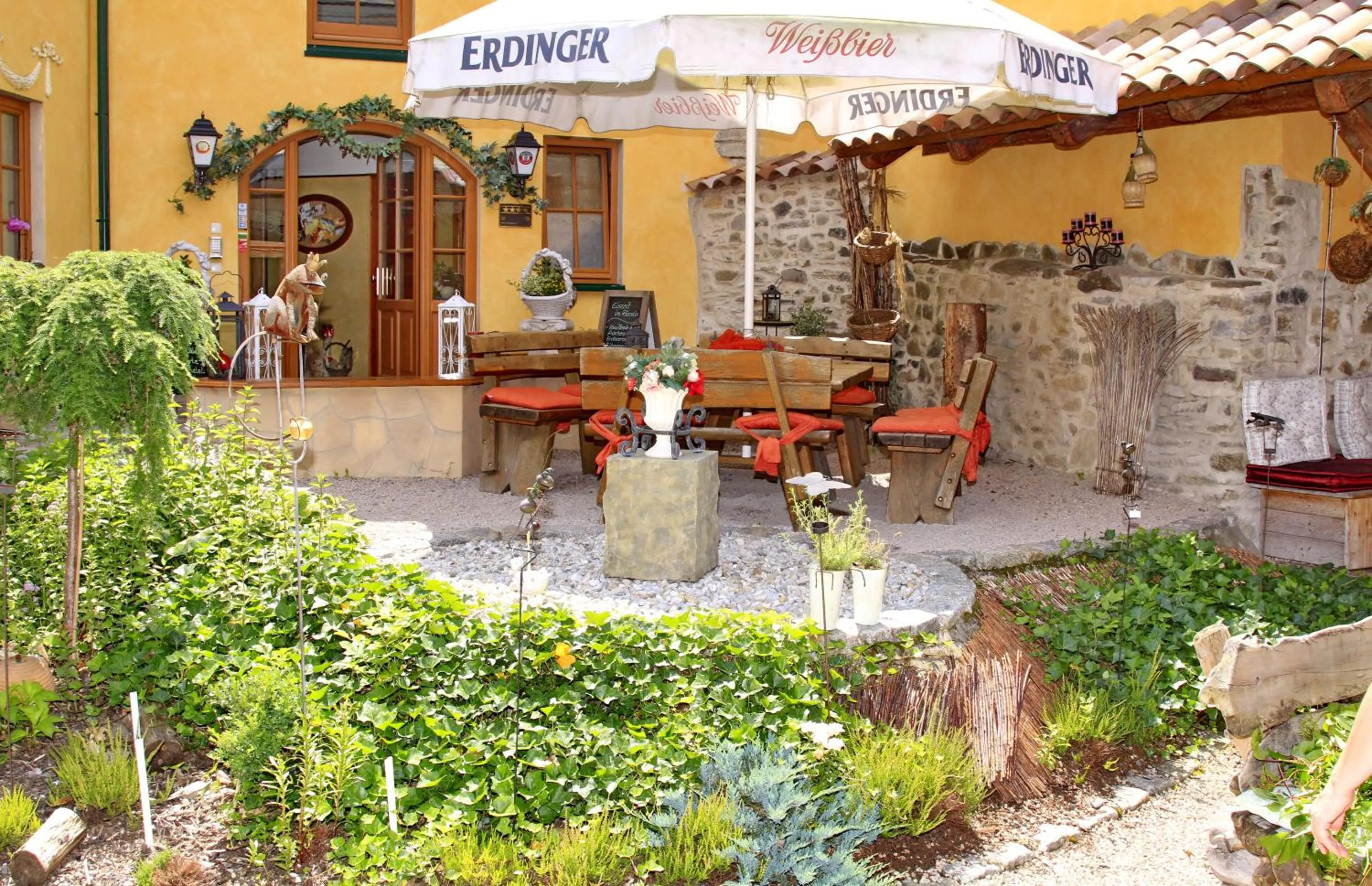 Restaurant/places to eat in Hotel Piccolo