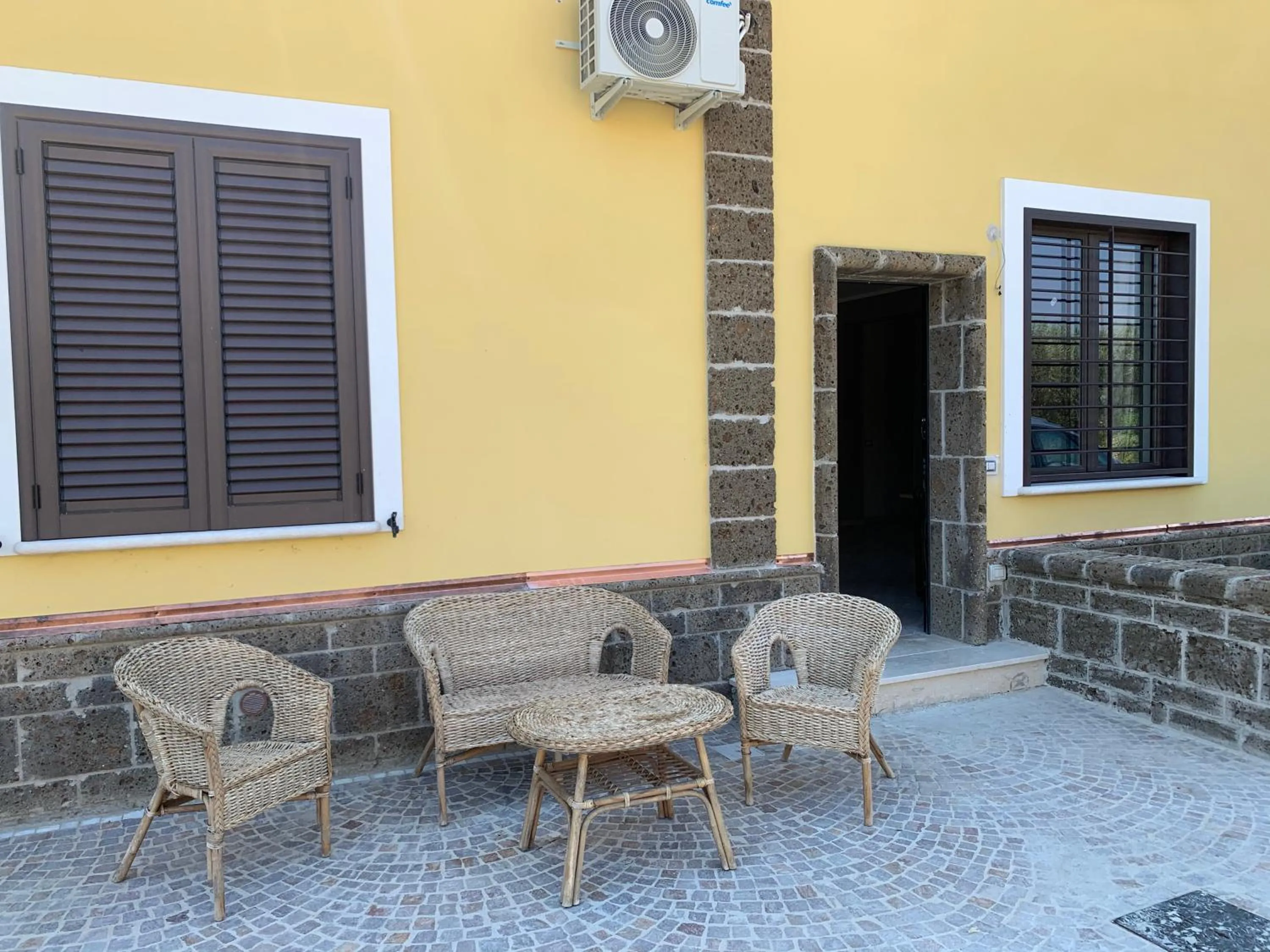 Patio in Masseria Moriello - lago di Telese