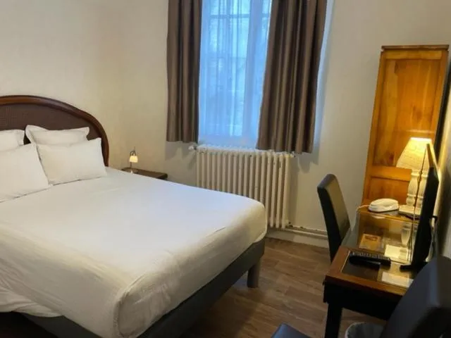 Bedroom, Bed in La Vieille Auberge