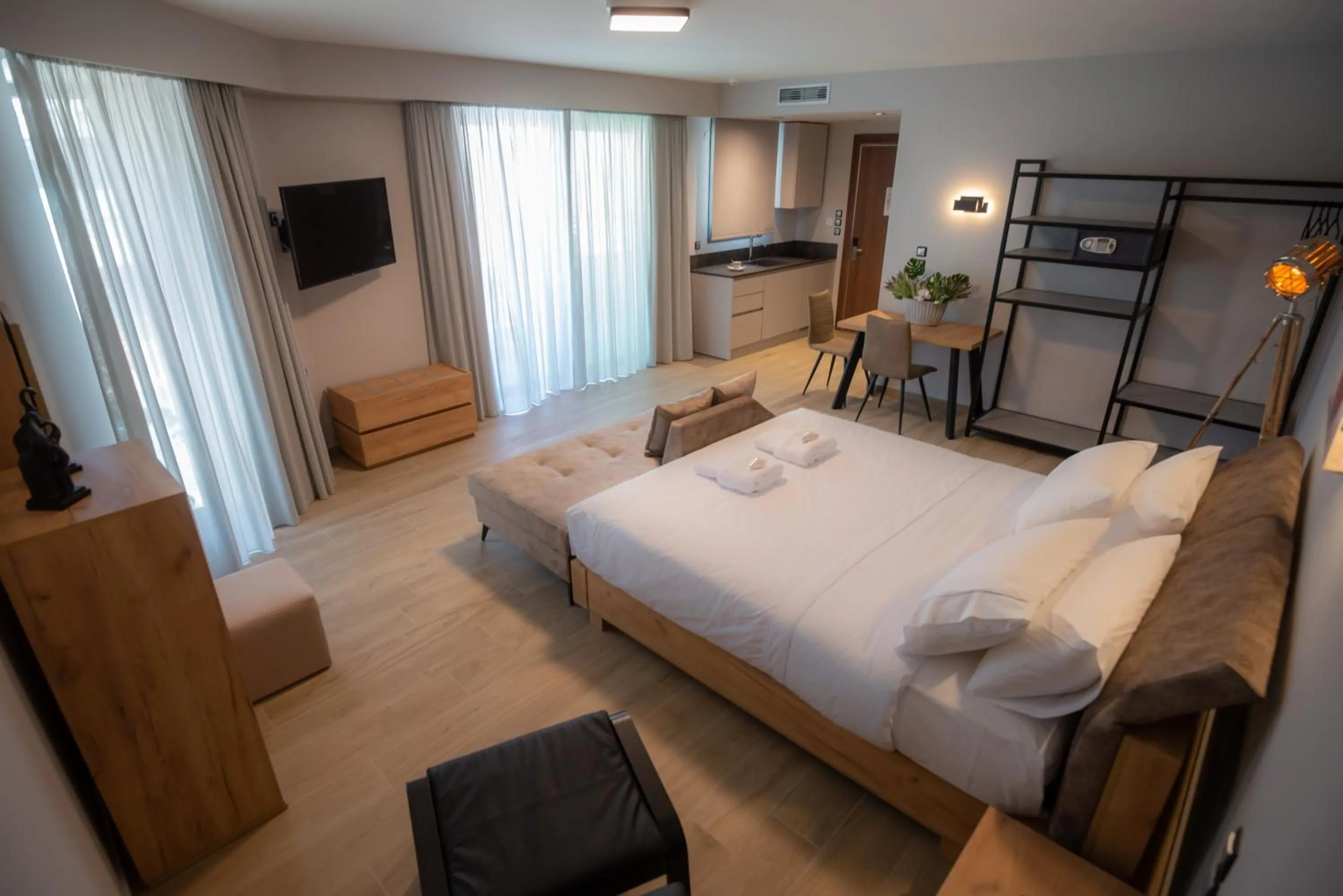 Bedroom, Bed in The Victoria Lefkada