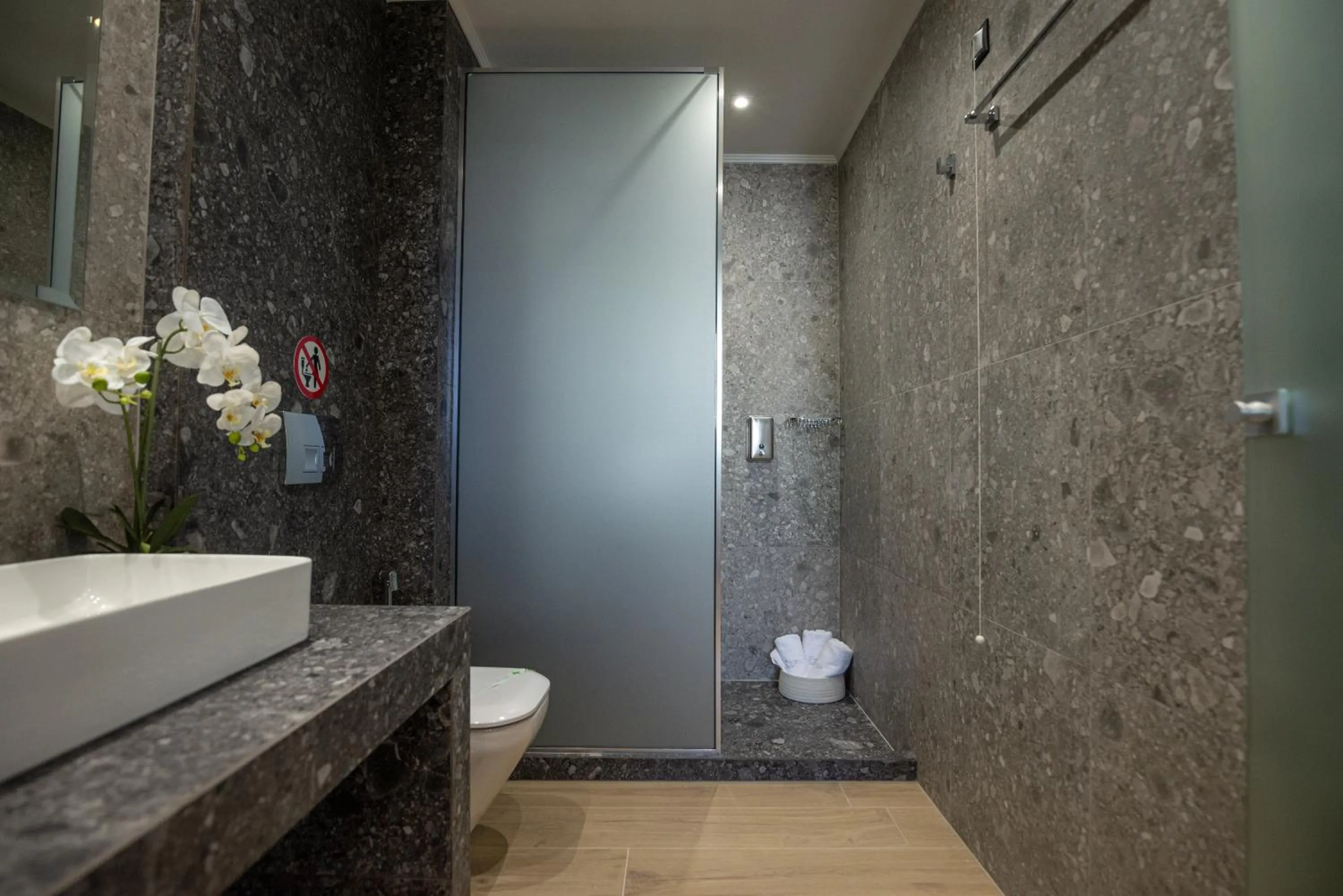 Shower in The Victoria Lefkada