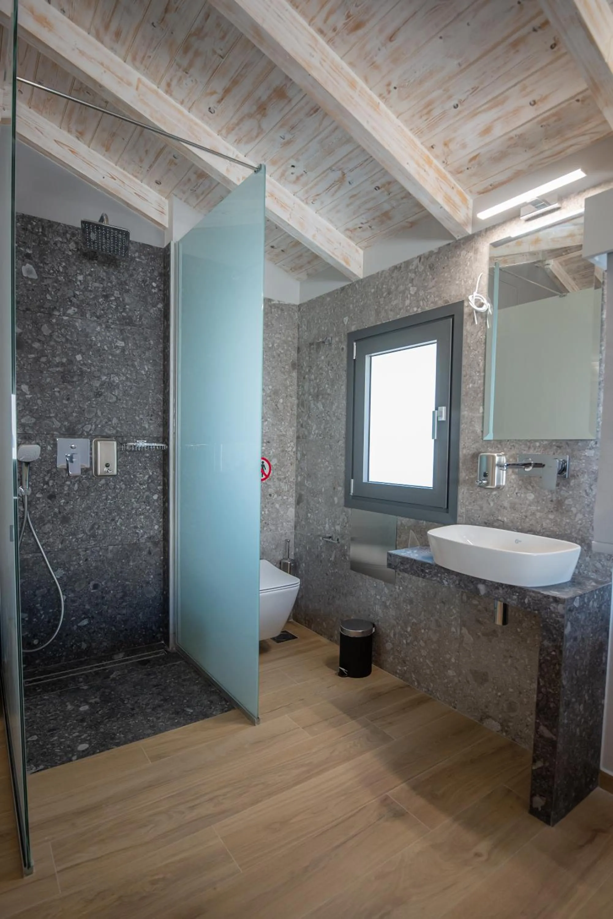 Shower in The Victoria Lefkada