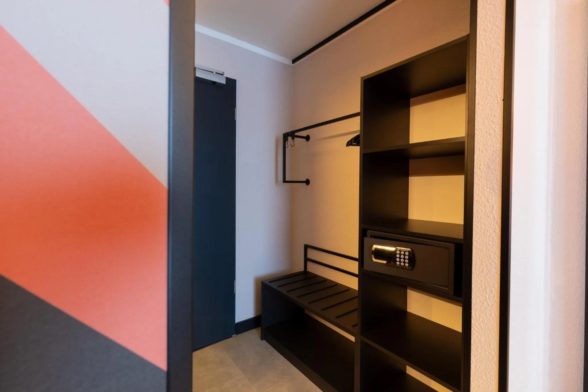 Photo of the whole room in Holiday Inn - the niu, Blade Solingen by IHG