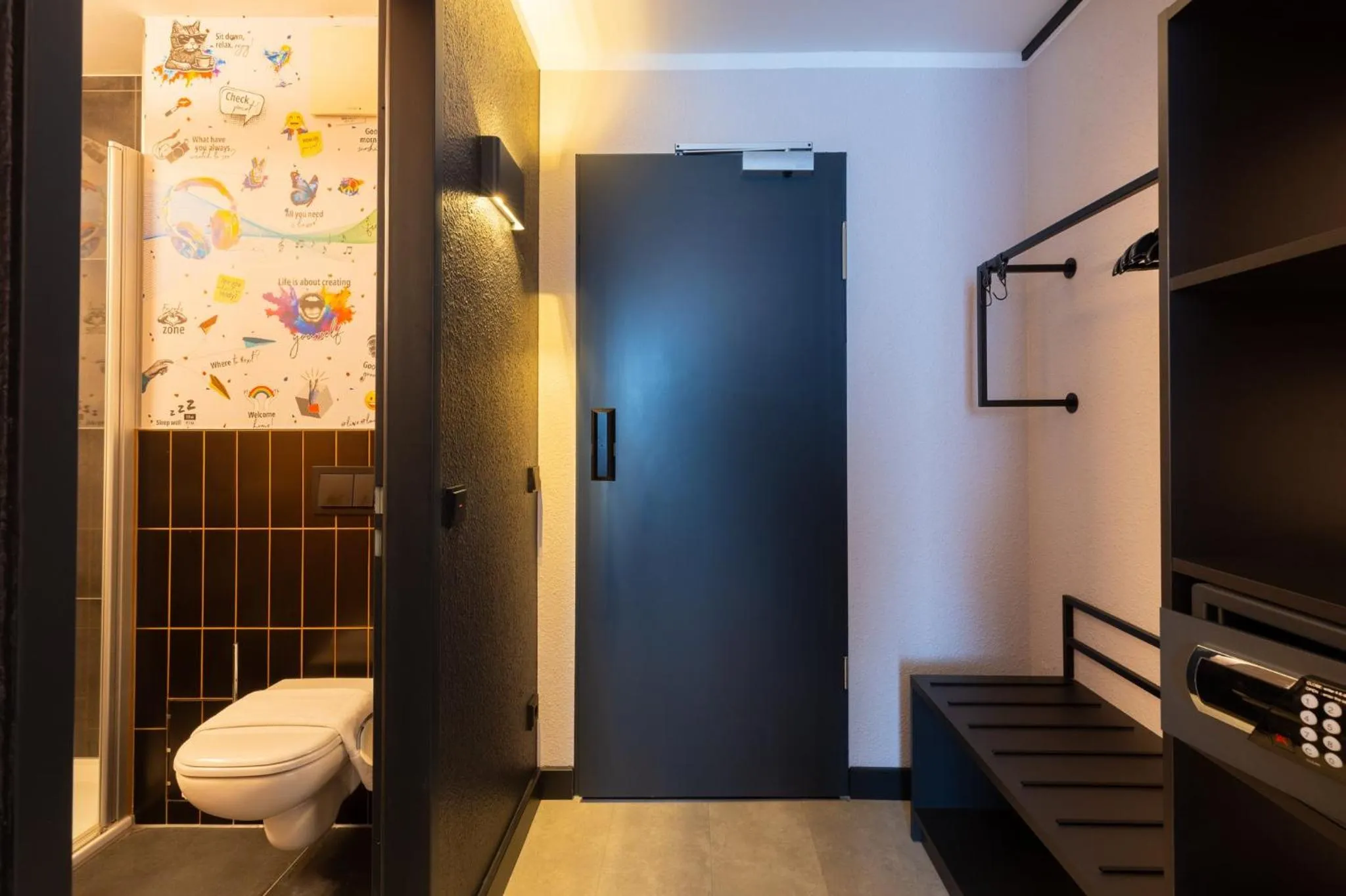 Photo of the whole room in Holiday Inn - the niu, Blade Solingen by IHG