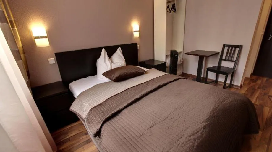 Photo of the whole room, Bed in Pension ABC