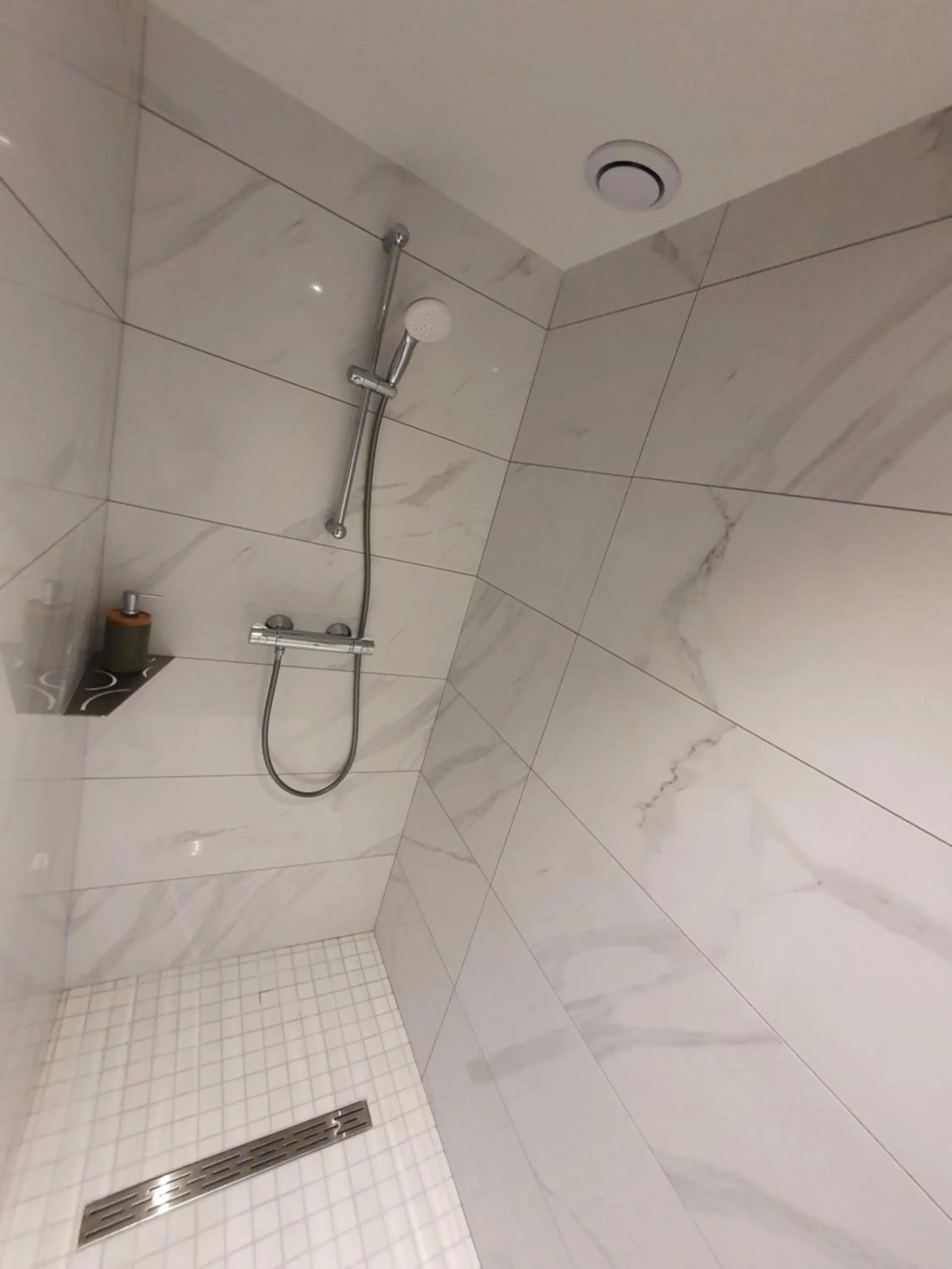 Shower in Eqynox Hotel