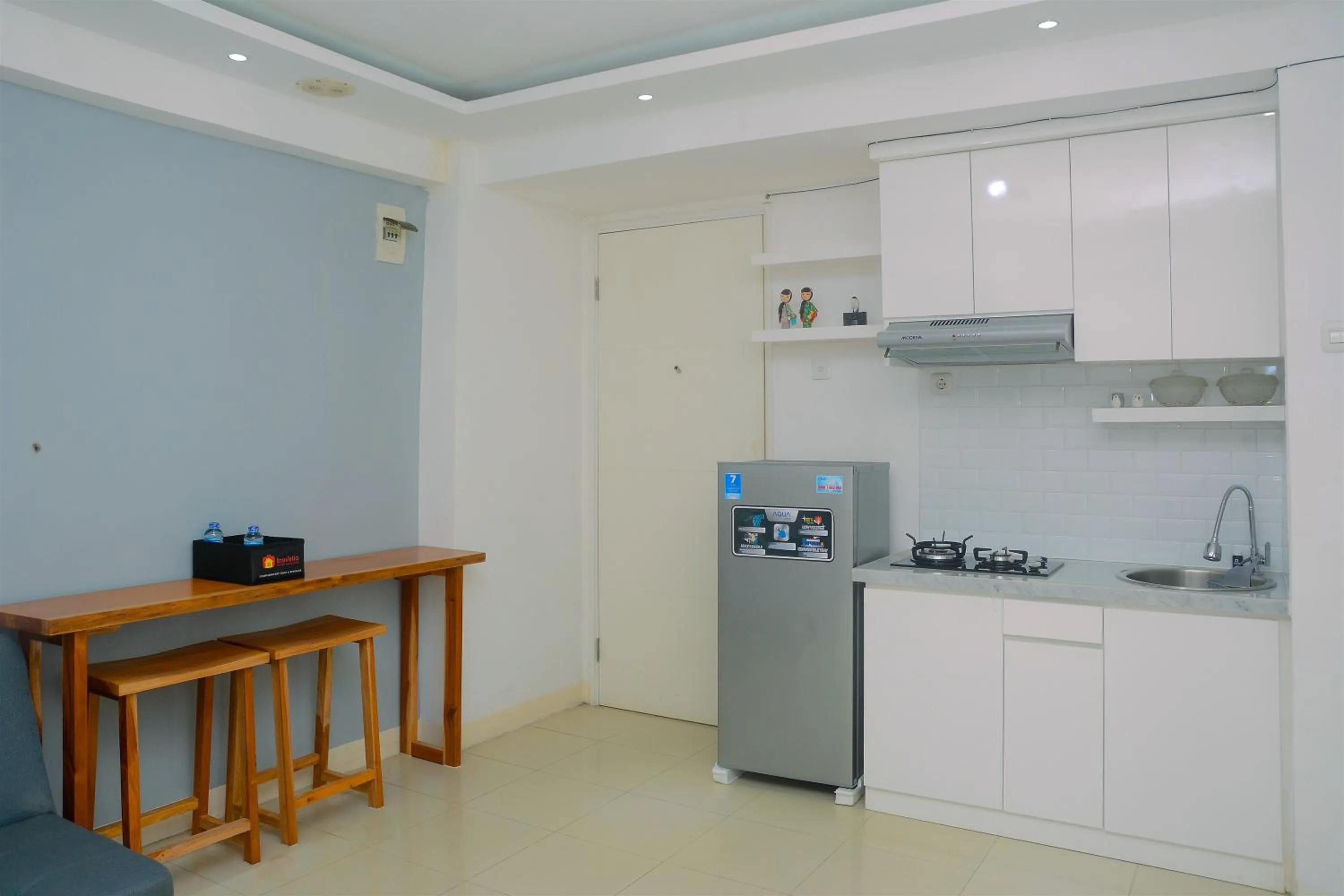 Kitchen or kitchenette in Best Deal 3BR Apartment Bassura City near Shopping Center By Travelio