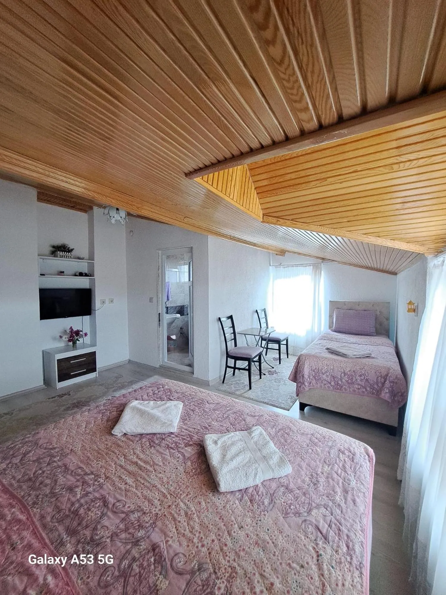 Photo of the whole room, Bed in Salda Gölü Çeliköz Apart