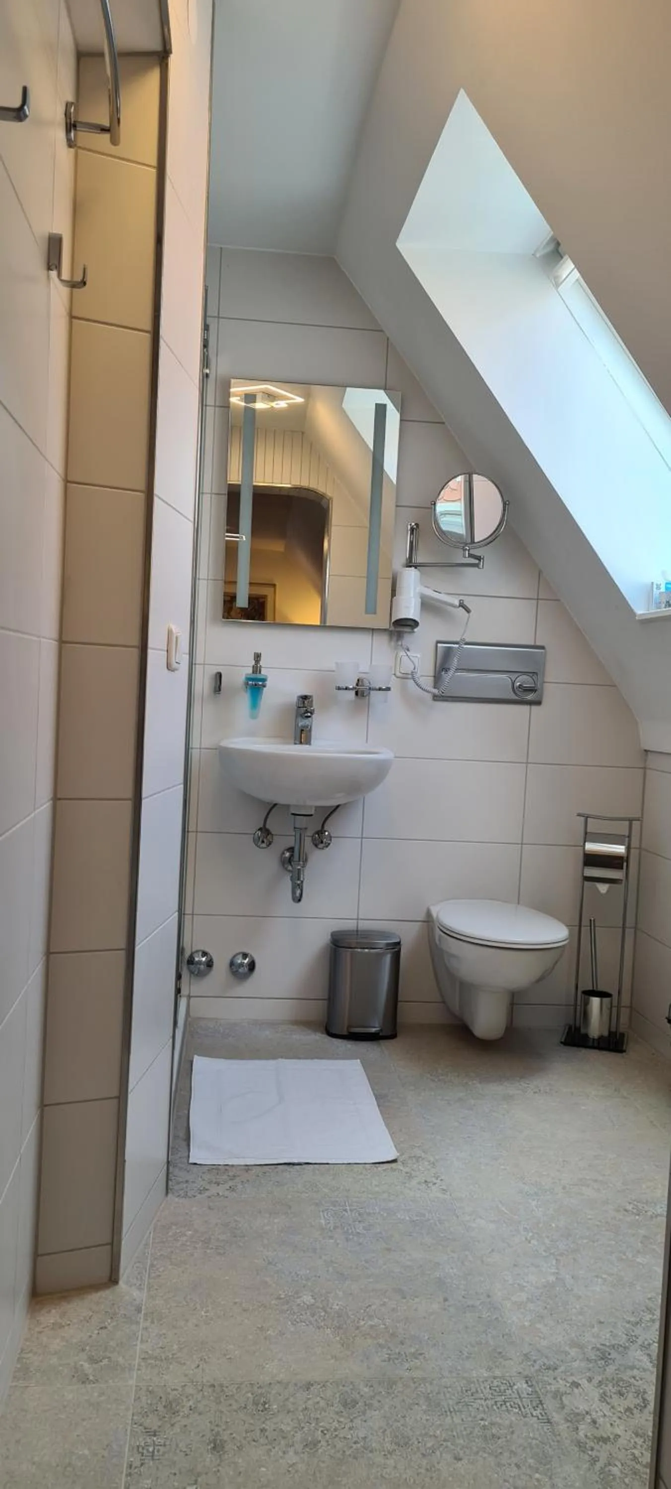 Bathroom in Hotel Garni "Am Ellinger Tor"