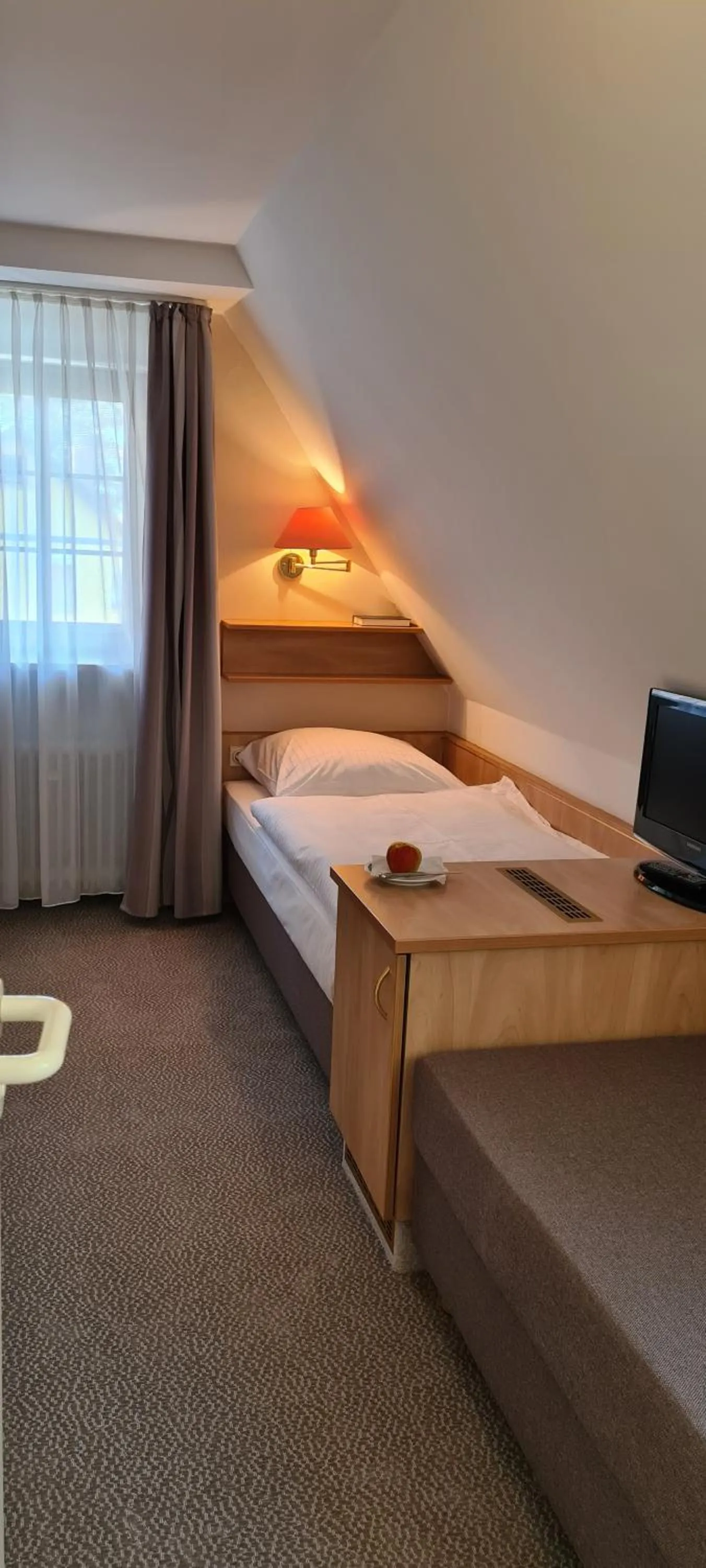 Bed in Hotel Garni "Am Ellinger Tor"
