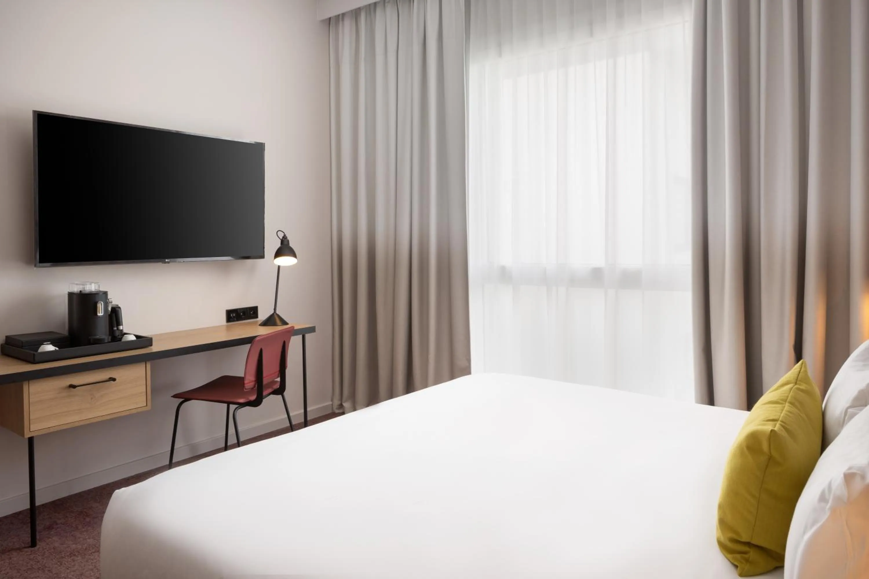 Bed in Hyatt House Paris Charles de Gaulle Airport