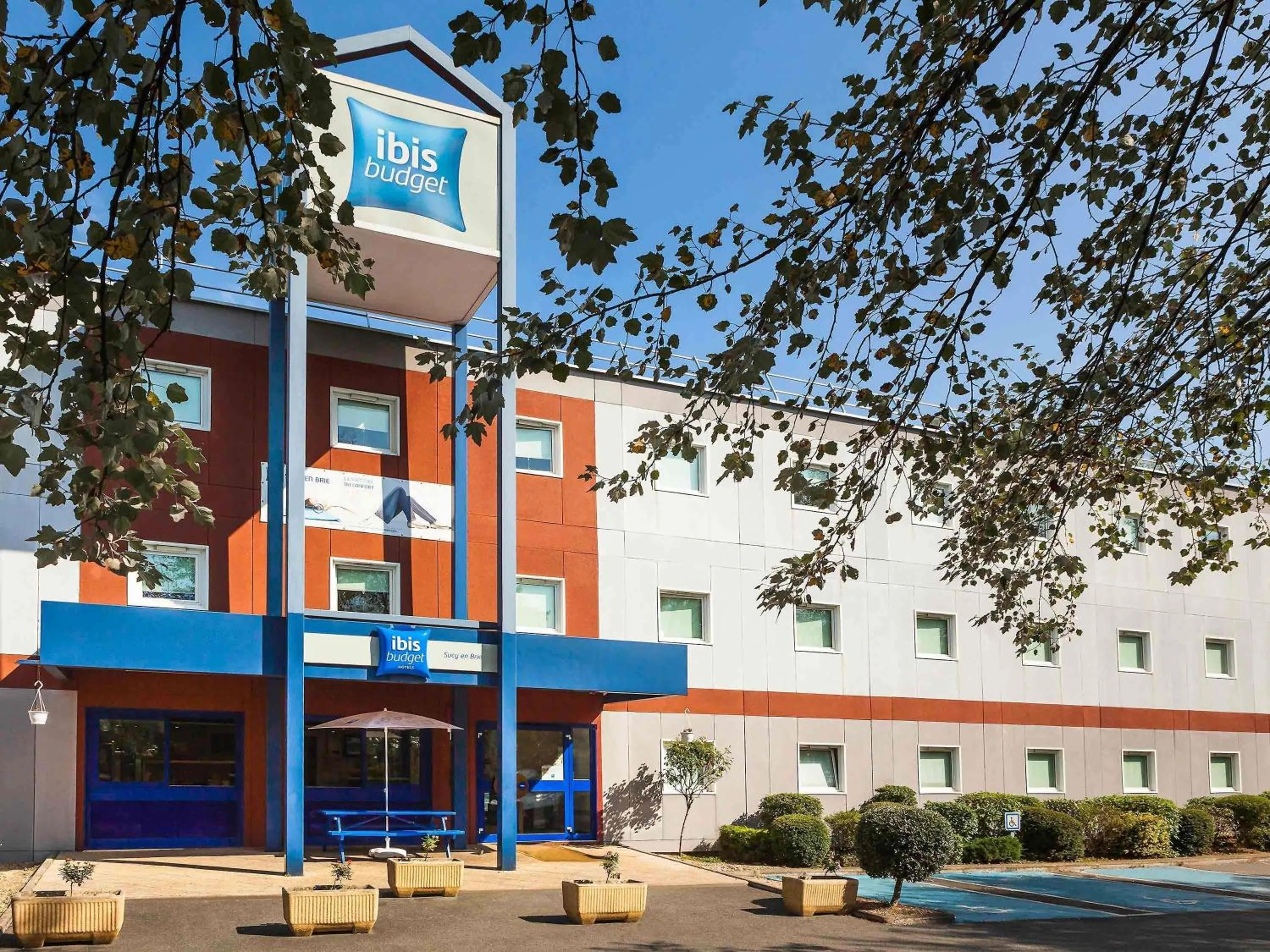 Property building in Ibis Budget Sucy en Brie