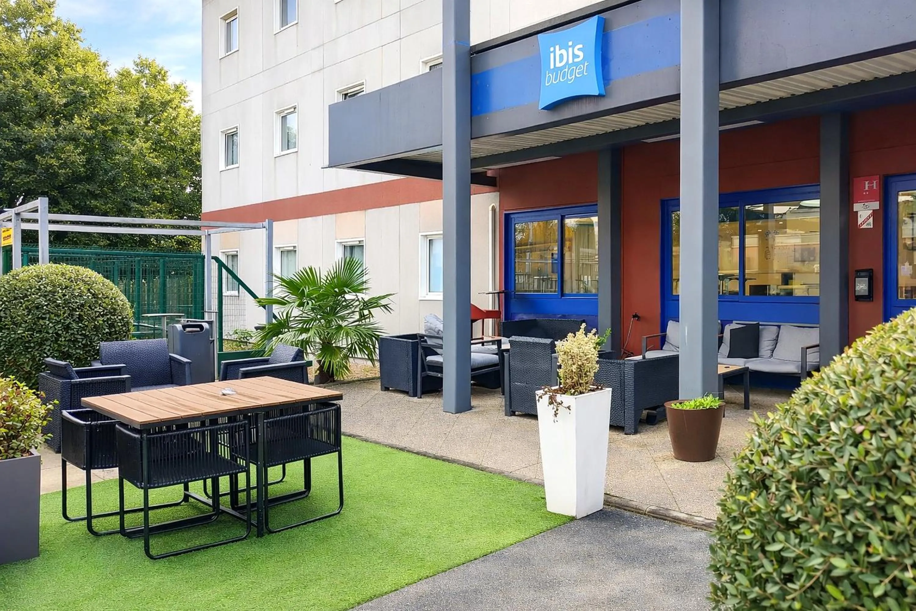 Patio in Ibis Budget Sucy en Brie