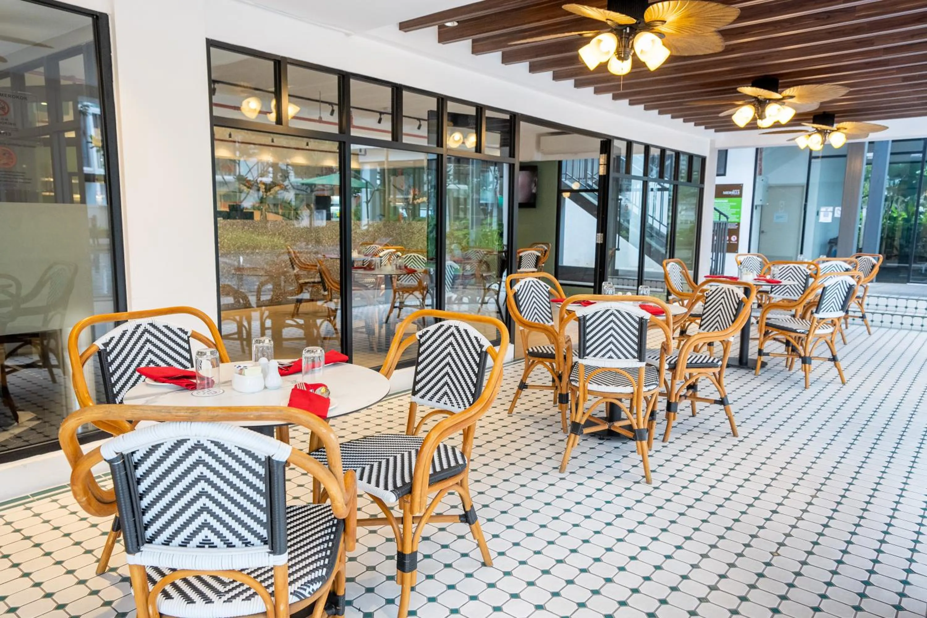 Food and drinks in SCAPES Hotel