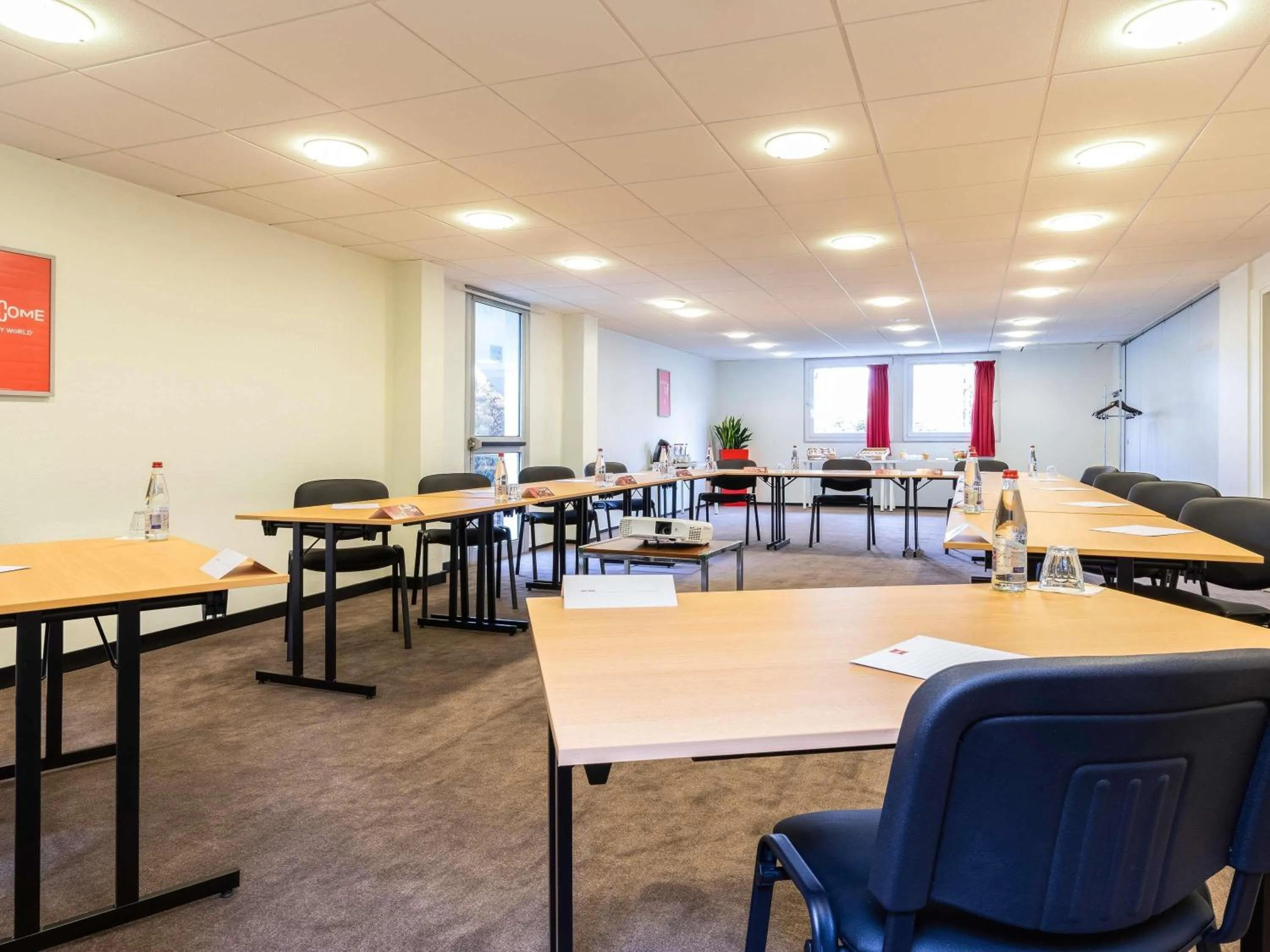 Meeting/conference room in ibis Velizy Jouy-En-Josas