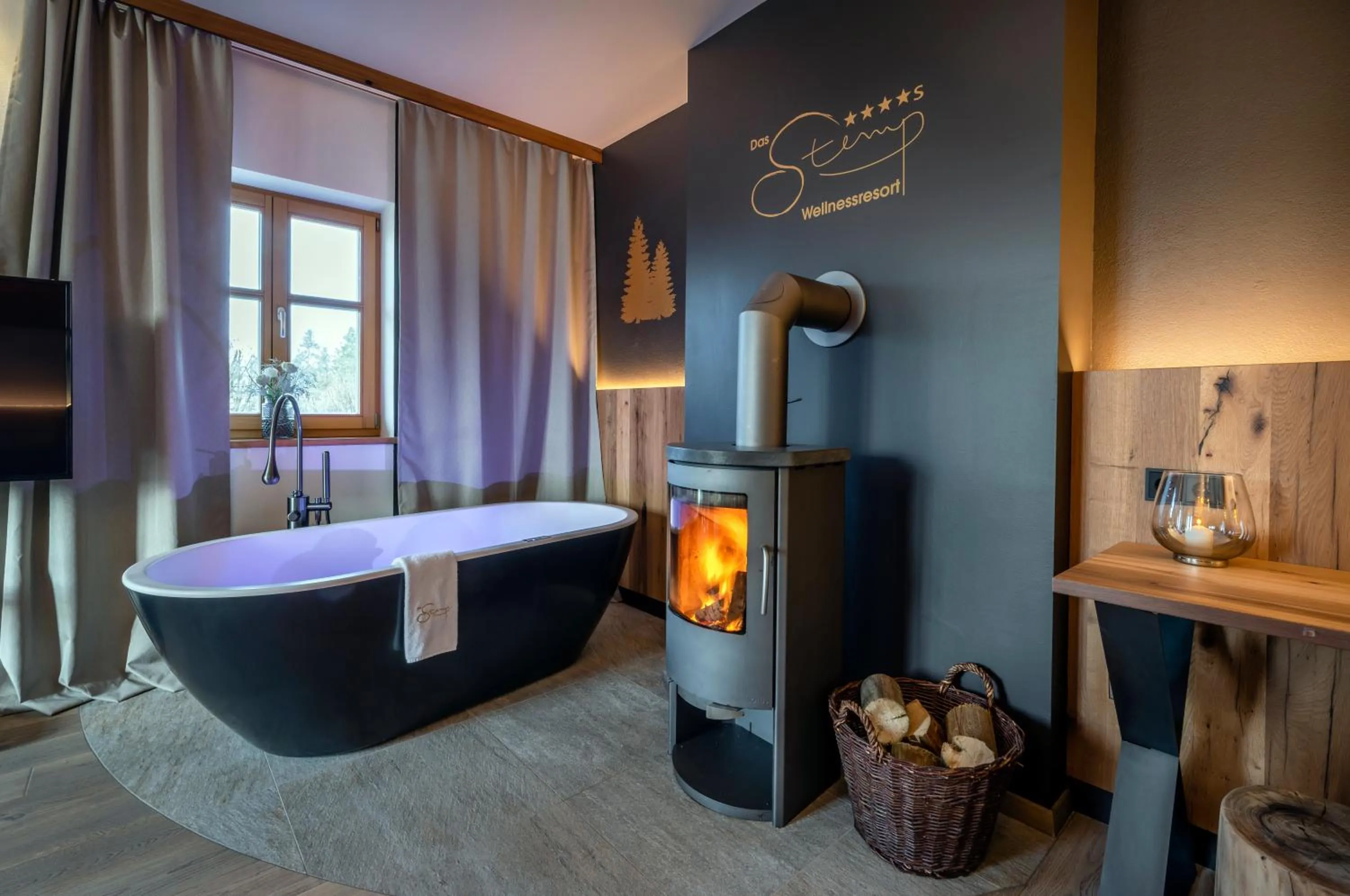 Photo of the whole room, Bed in Das Stemp Wellnessresort 4 Sterne Superior