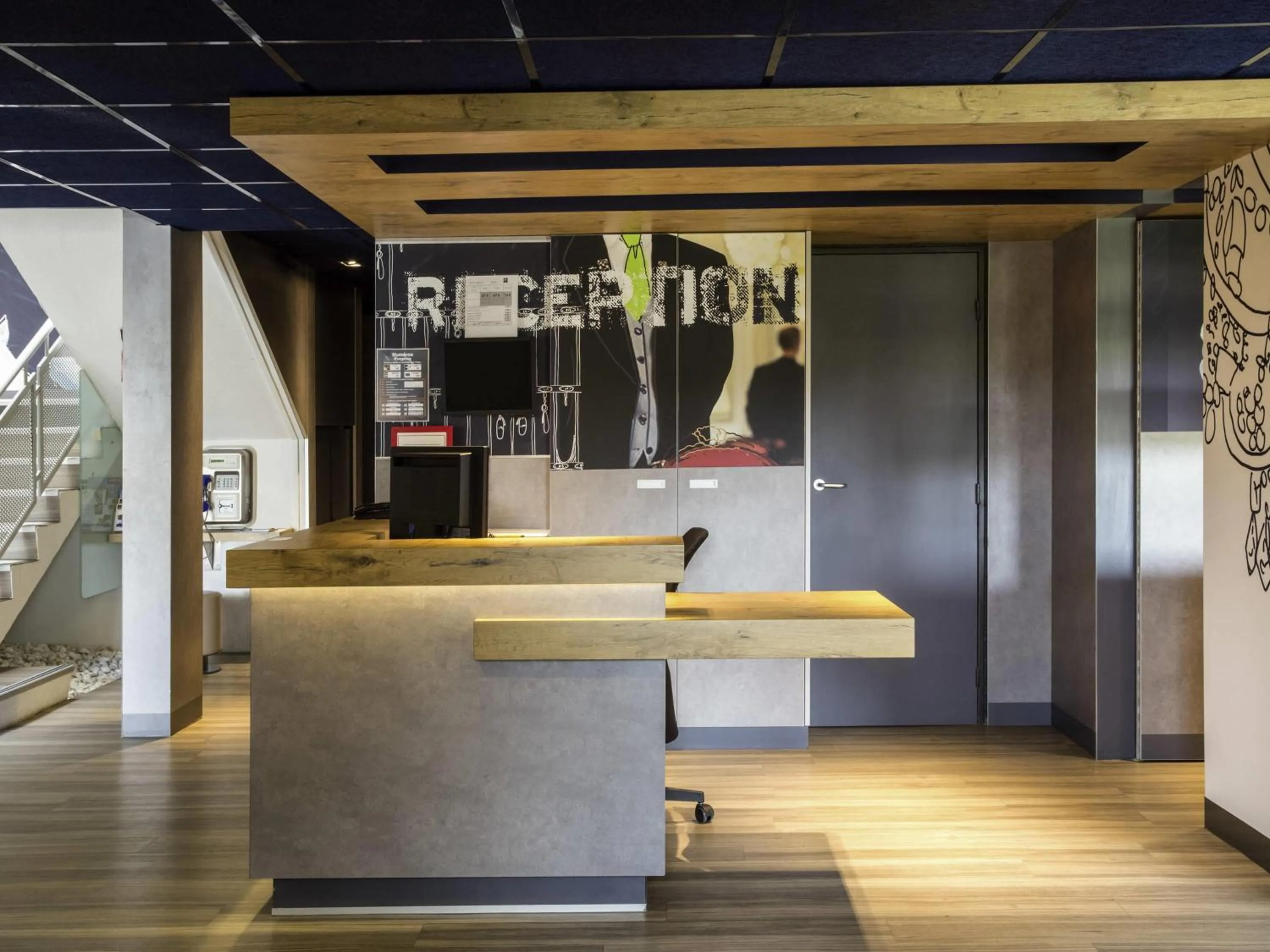 Property building in ibis budget Versailles Chateau Saint cyr l'Ecole