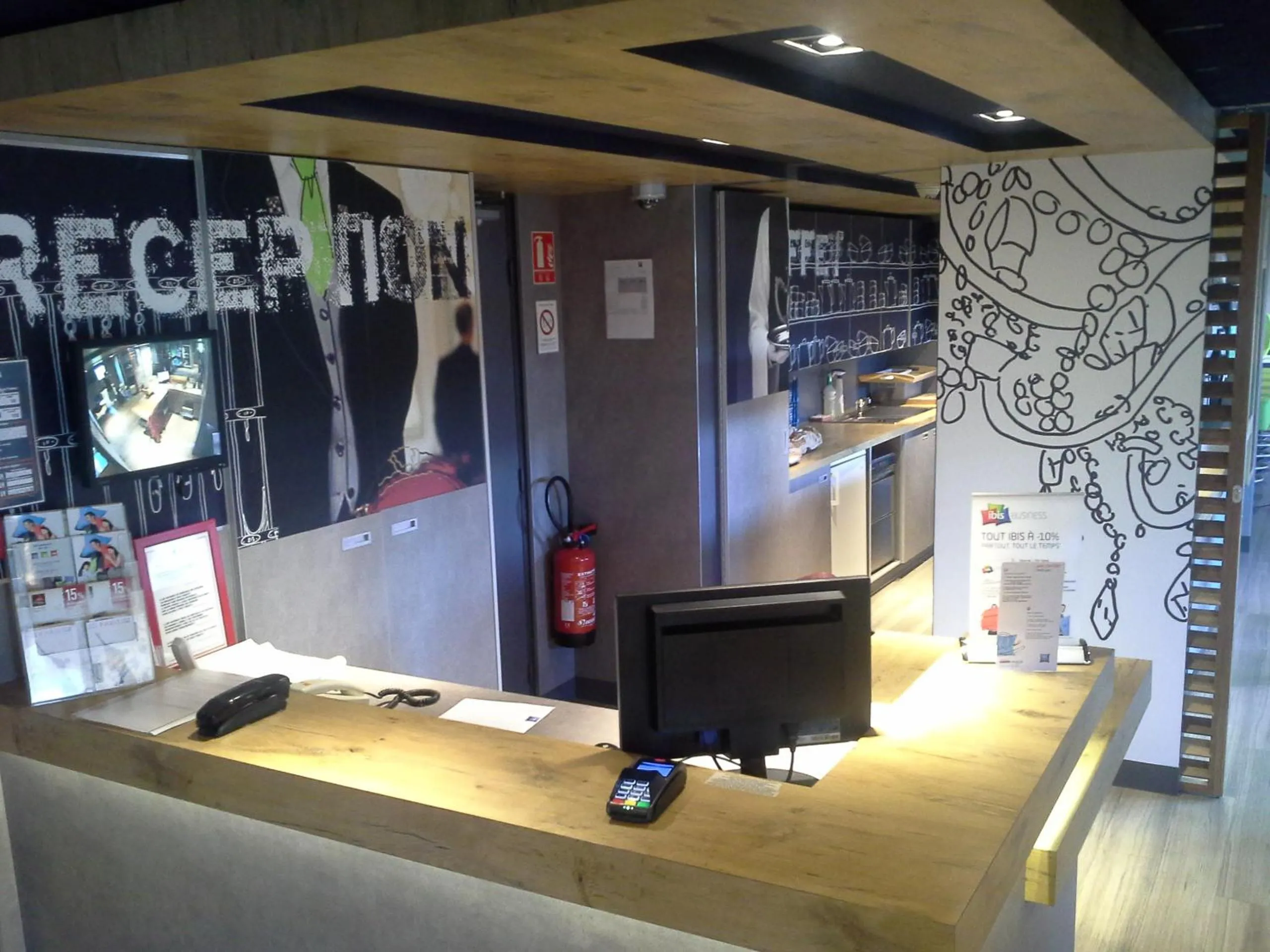 Lobby or reception in ibis budget Versailles Chateau Saint cyr l'Ecole