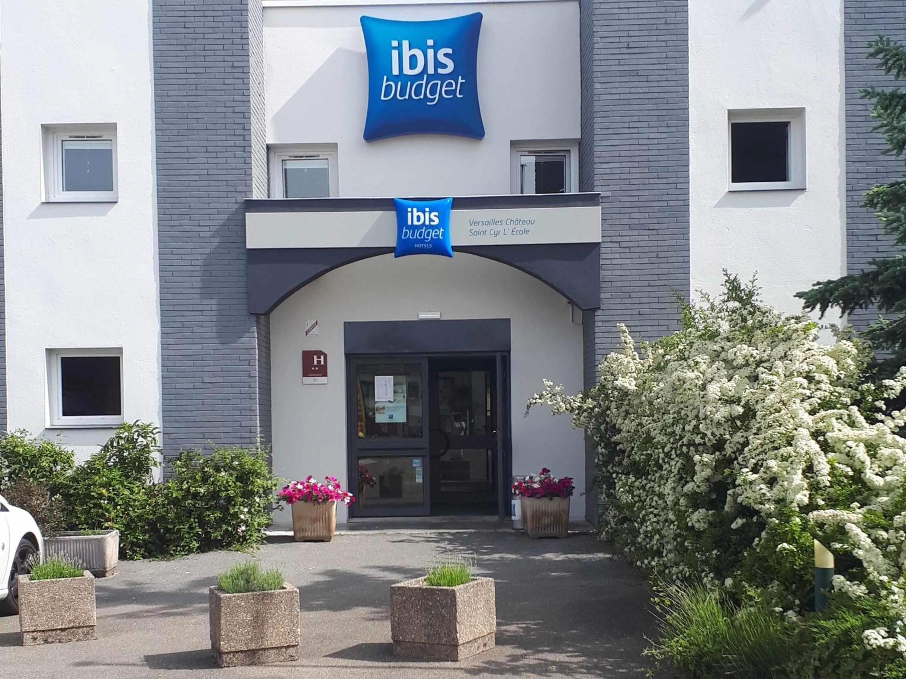 Property building in ibis budget Versailles Chateau Saint cyr l'Ecole