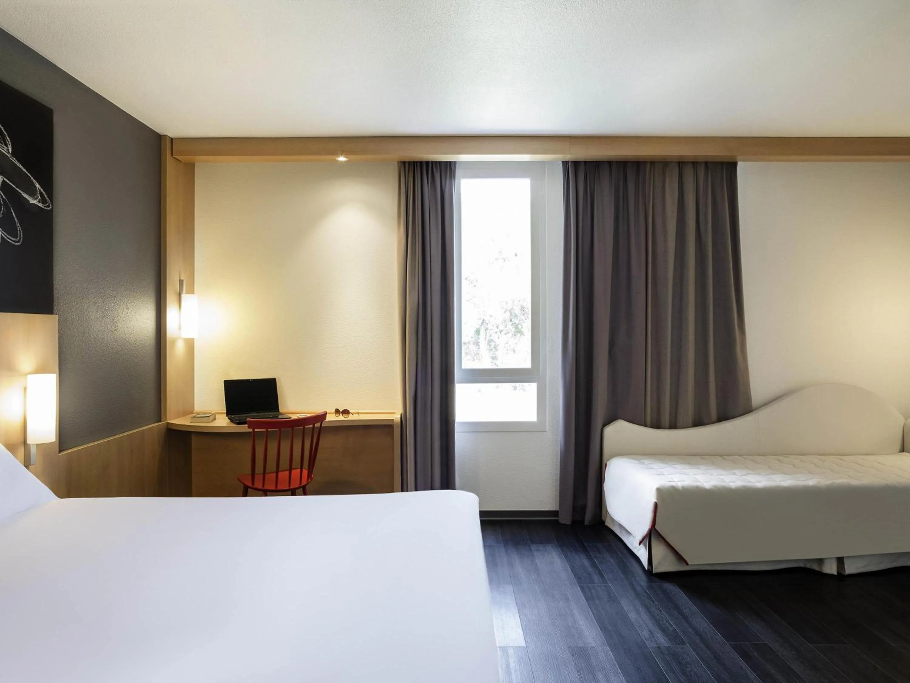 Bedroom, Bed in ibis Paris Meudon Velizy