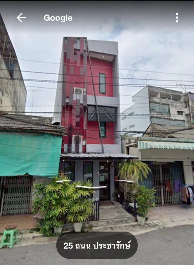 Property building in Rin GuestHouse Pracharak RD