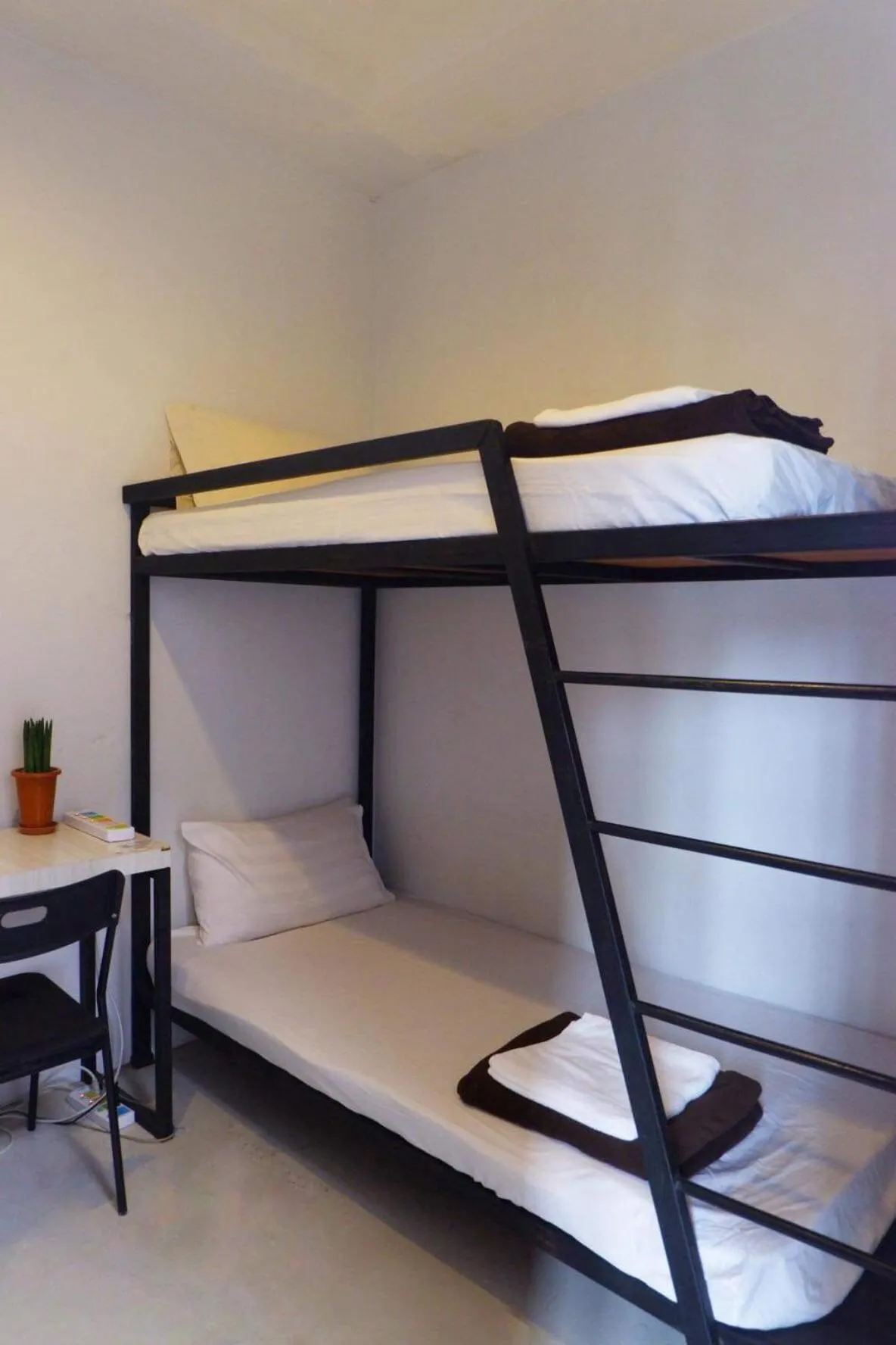 Bed in Rin GuestHouse Pracharak RD