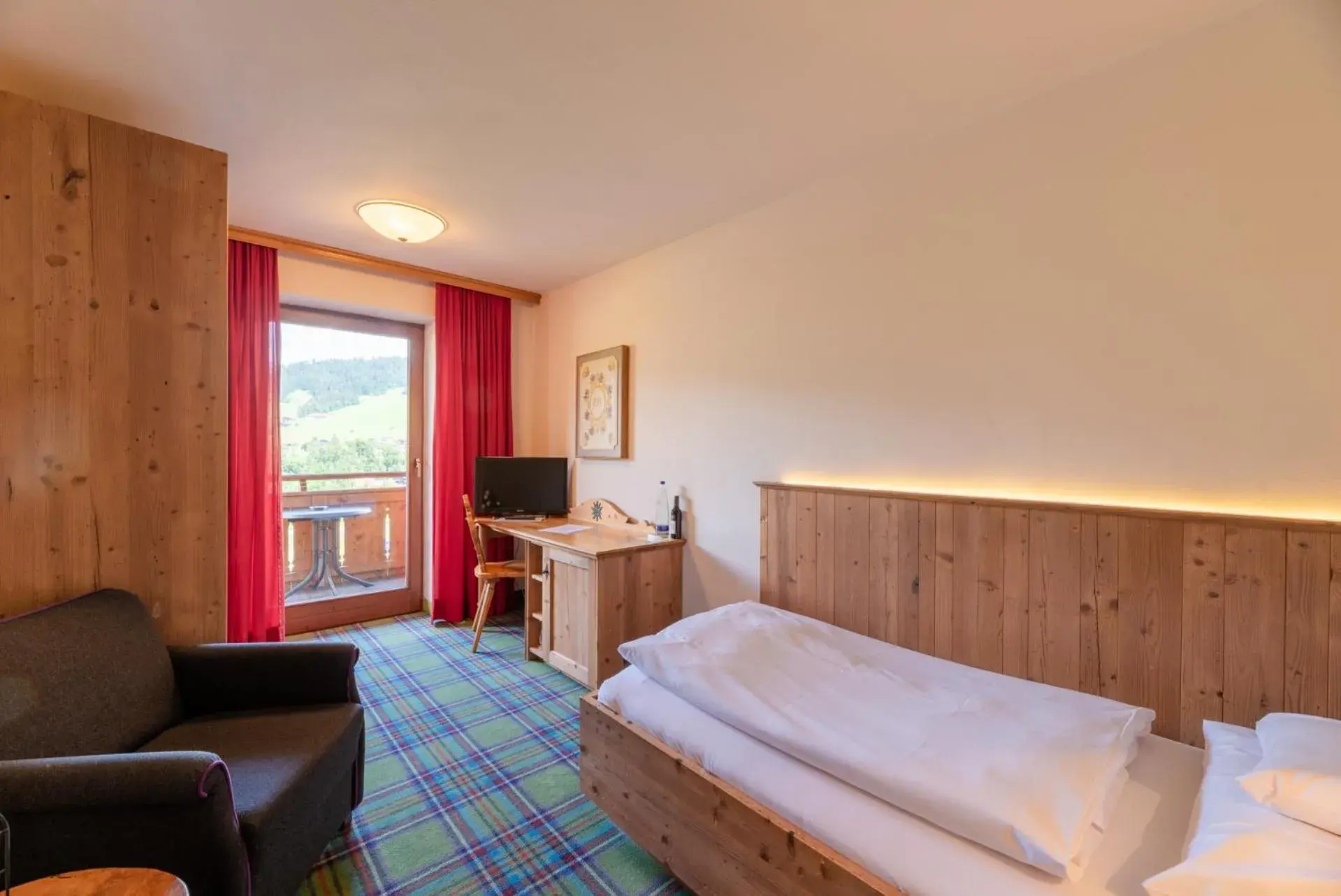 Standard Single Room in Relais & Châteaux Gut Steinbach Hotel Chalets SPA Standard Single Room in Relais & Châteaux Gut Steinbach Hotel Chalets SPA