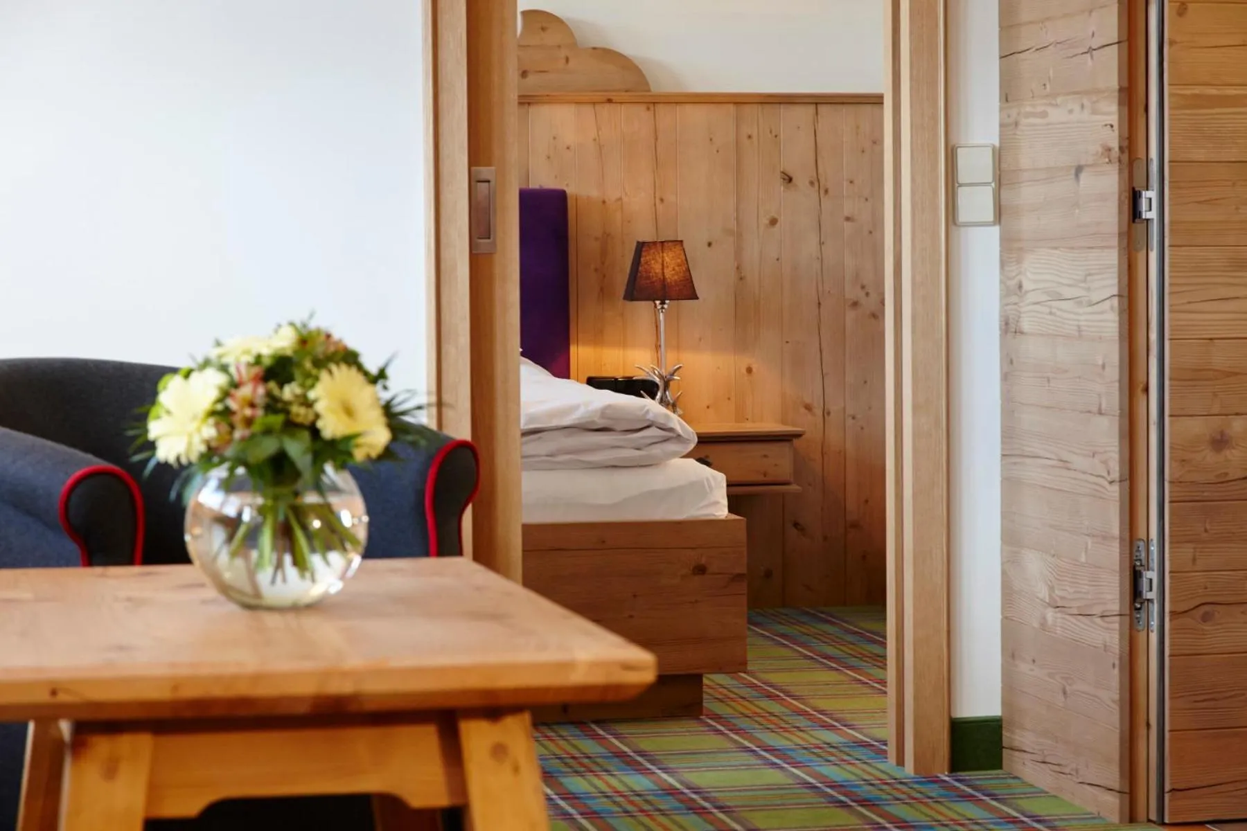 Photo of the whole room, Bed in Relais & Châteaux Gut Steinbach Hotel Chalets SPA