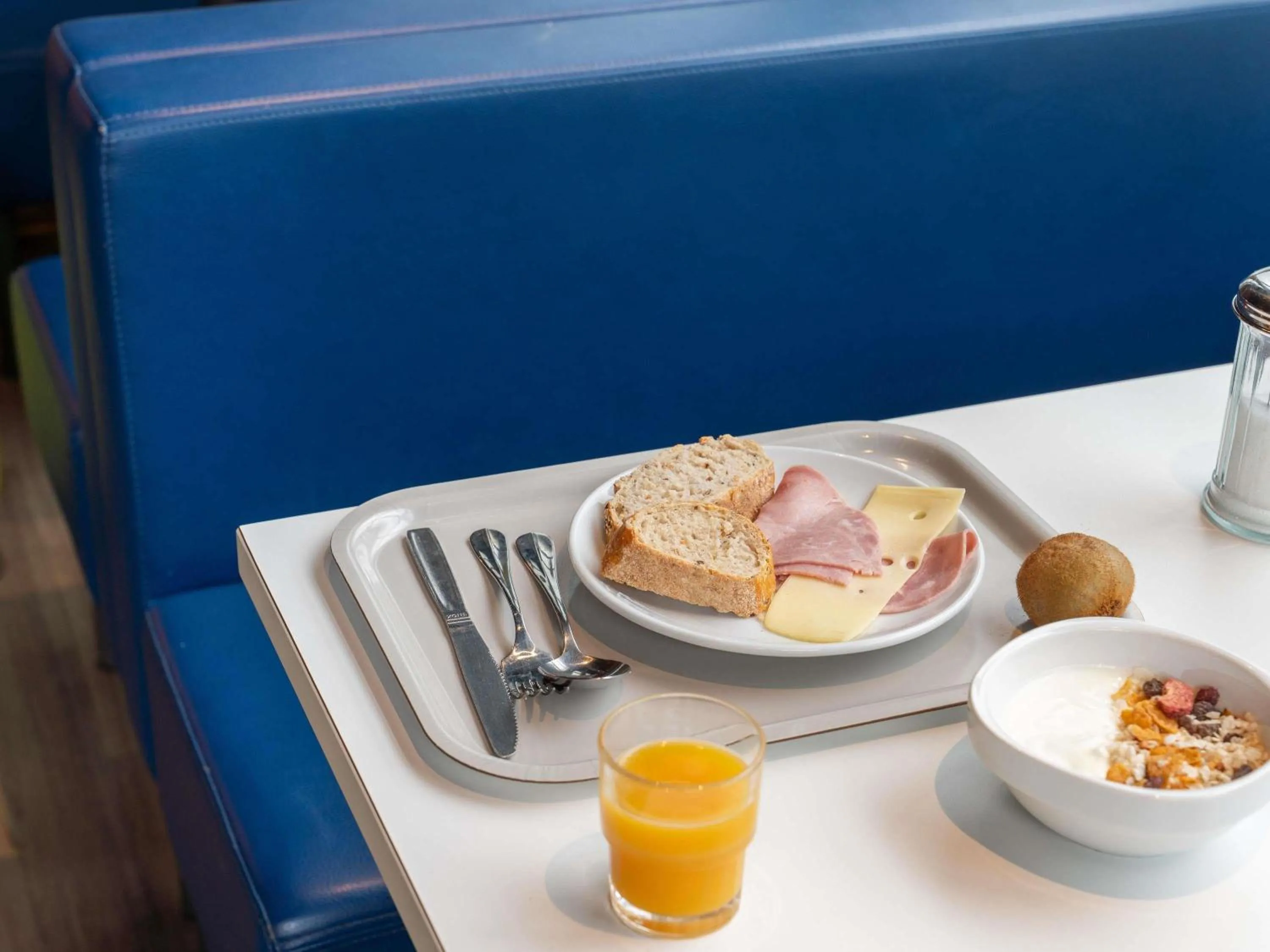 Breakfast in ibis budget Issy Les Moulineaux Paris Ouest