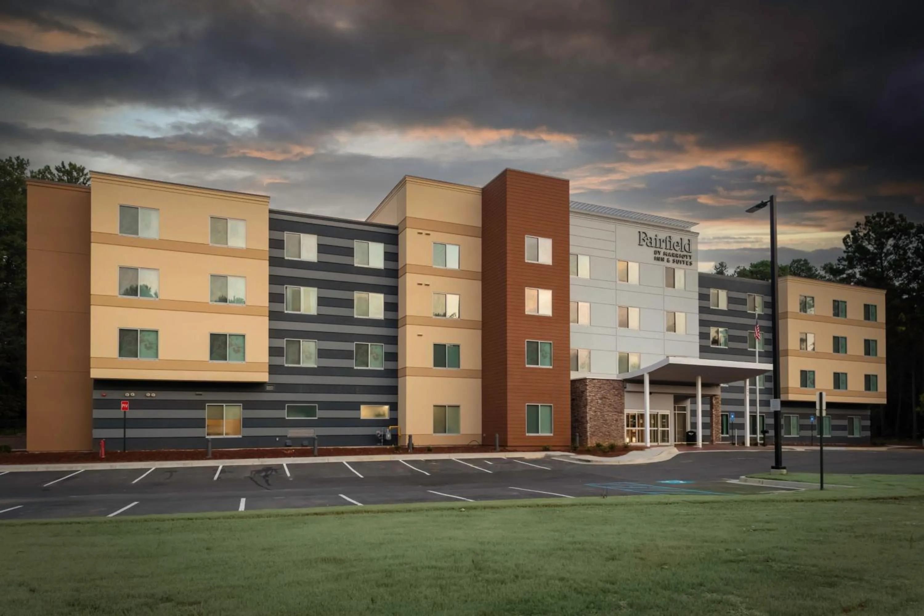 Property building in Fairfield Inn & Suites by Marriott Atlanta Marietta