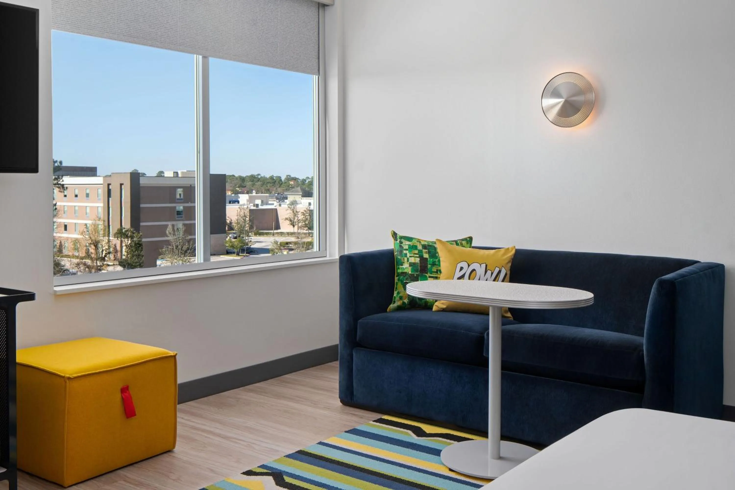 Photo of the whole room in Aloft Houston Shenandoah - The Woodlands