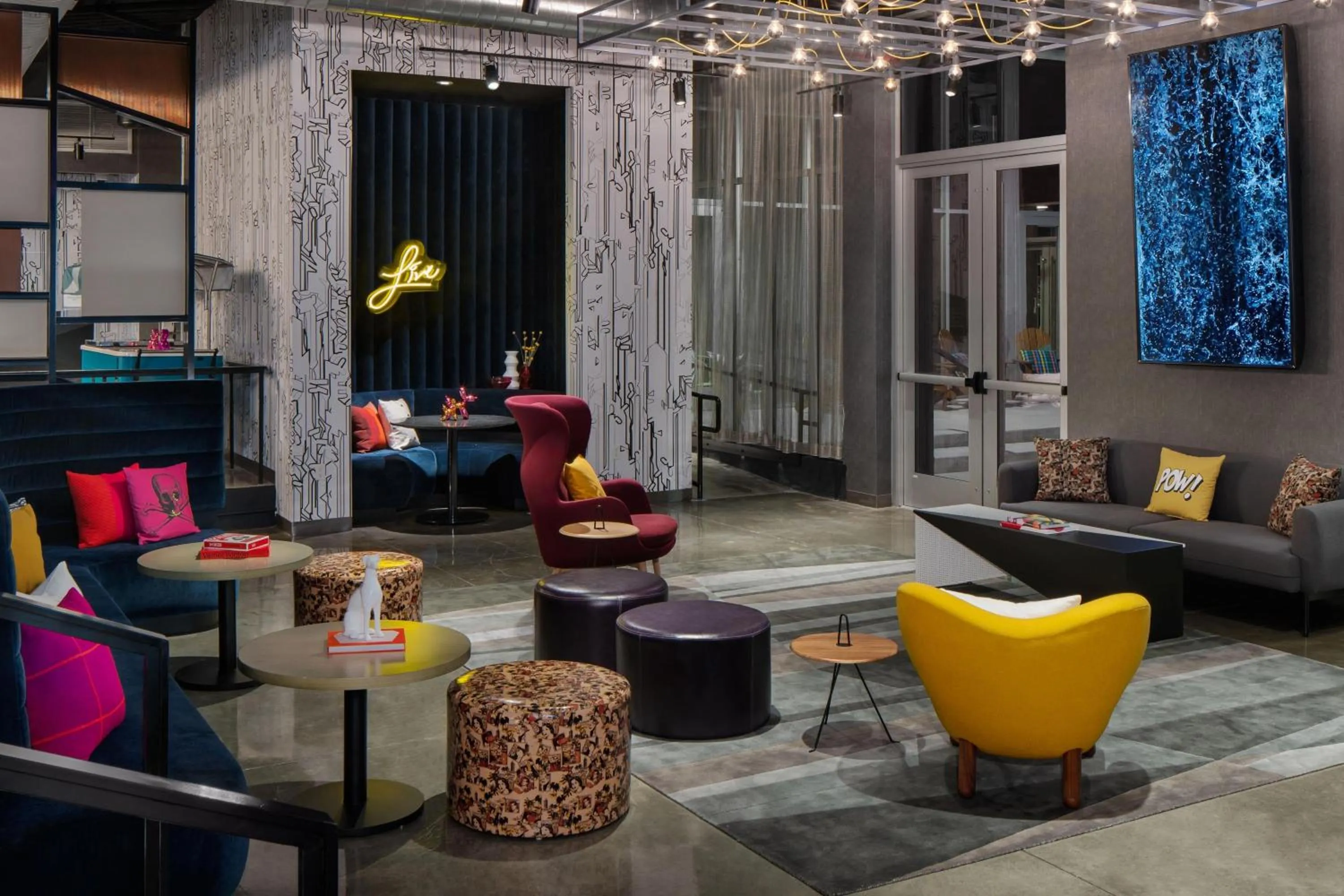 Lounge or bar in Aloft Houston Shenandoah - The Woodlands