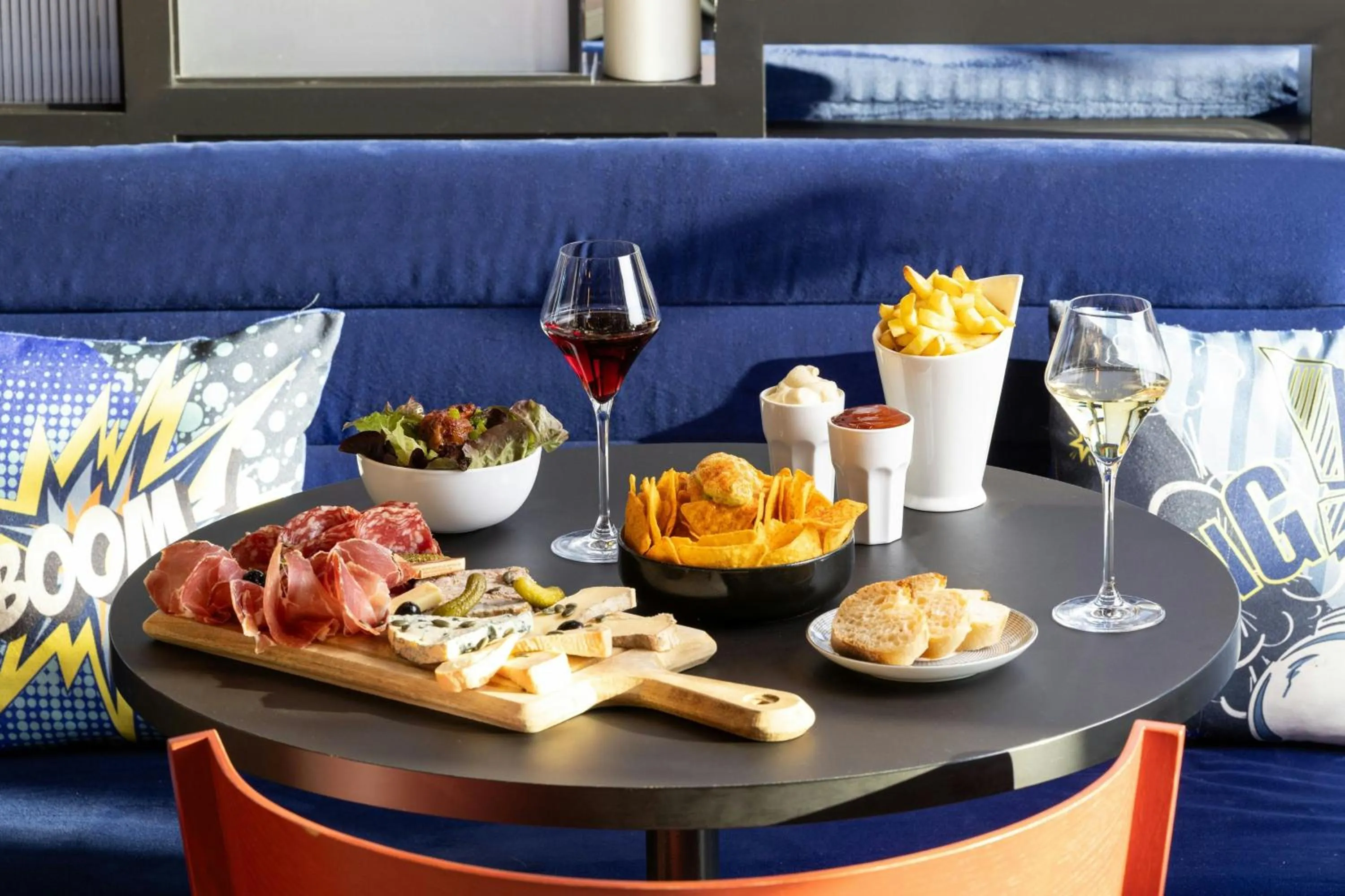 Restaurant/places to eat in Aloft Strasbourg City Centre