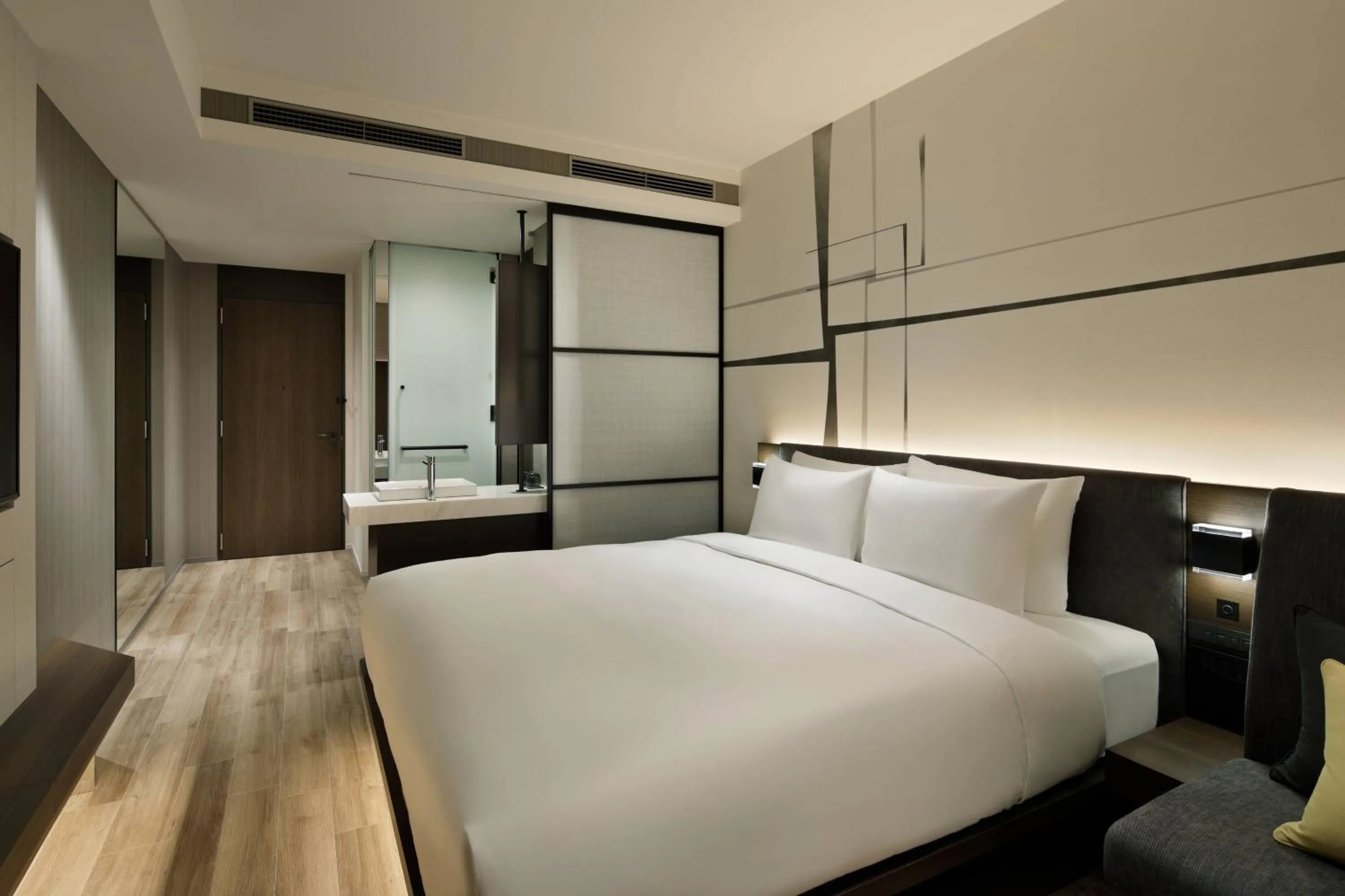 Photo of the whole room, Bed in AC Hotel by Marriott Tokyo Ginza