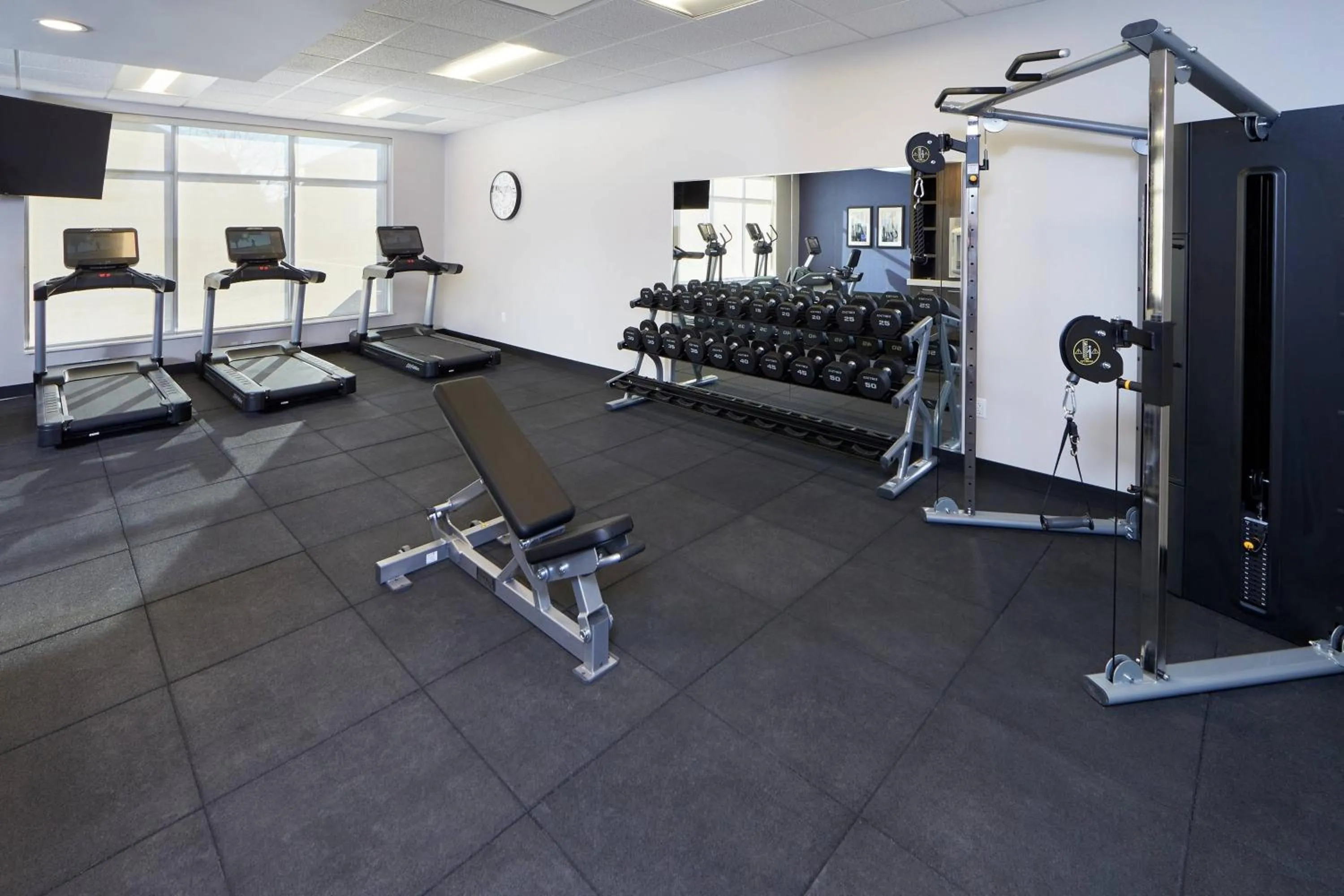 Fitness centre/facilities in TownePlace Suites by Marriott Hamilton