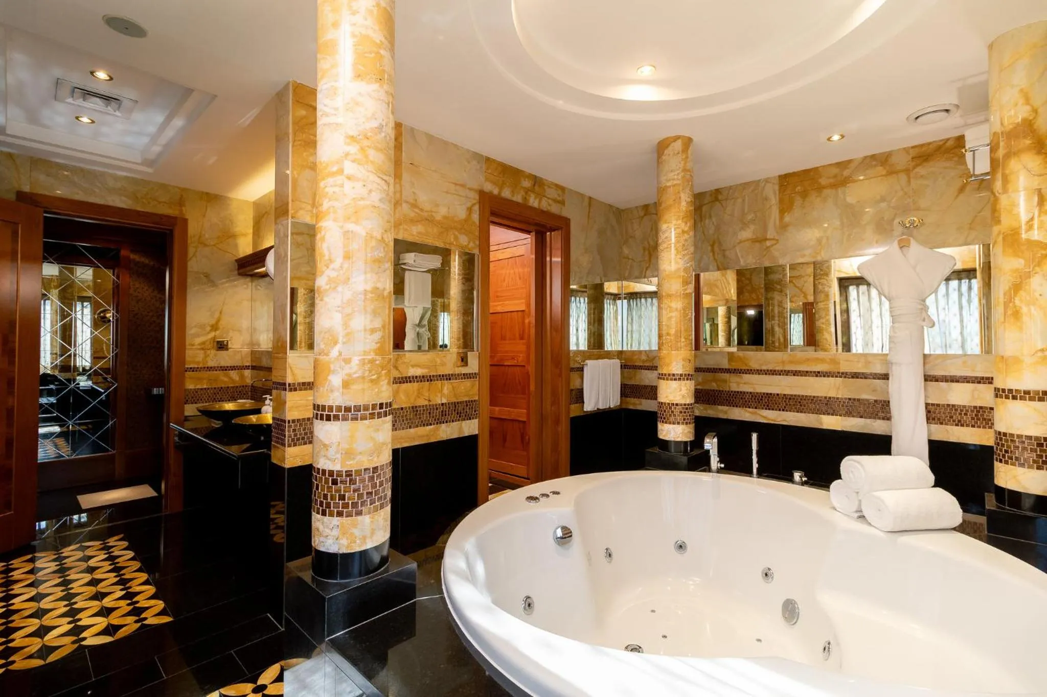 Photo of the whole room in Holiday Inn - Suites Kuwait Salmiya by IHG