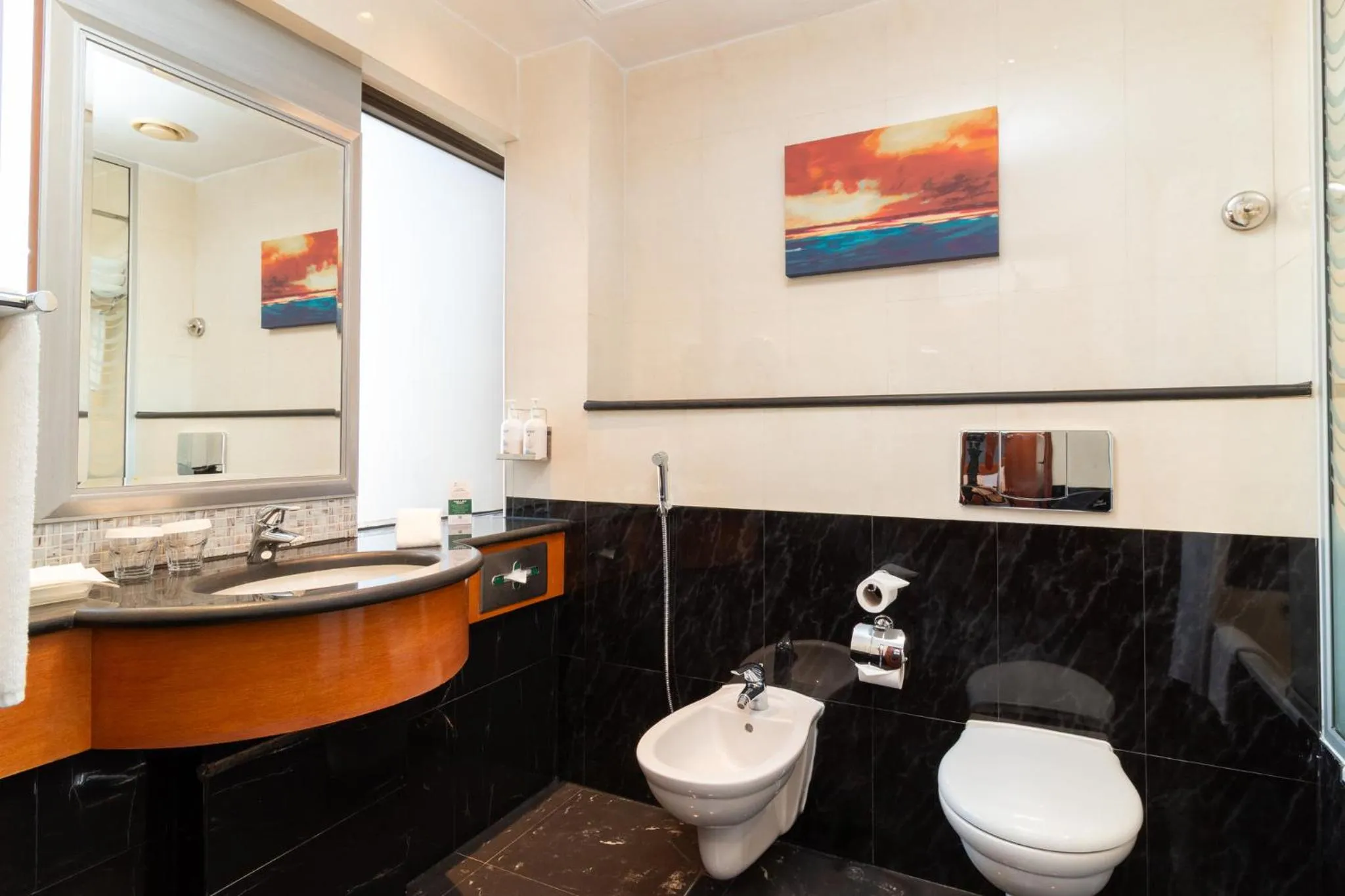 Photo of the whole room in Holiday Inn - Suites Kuwait Salmiya by IHG