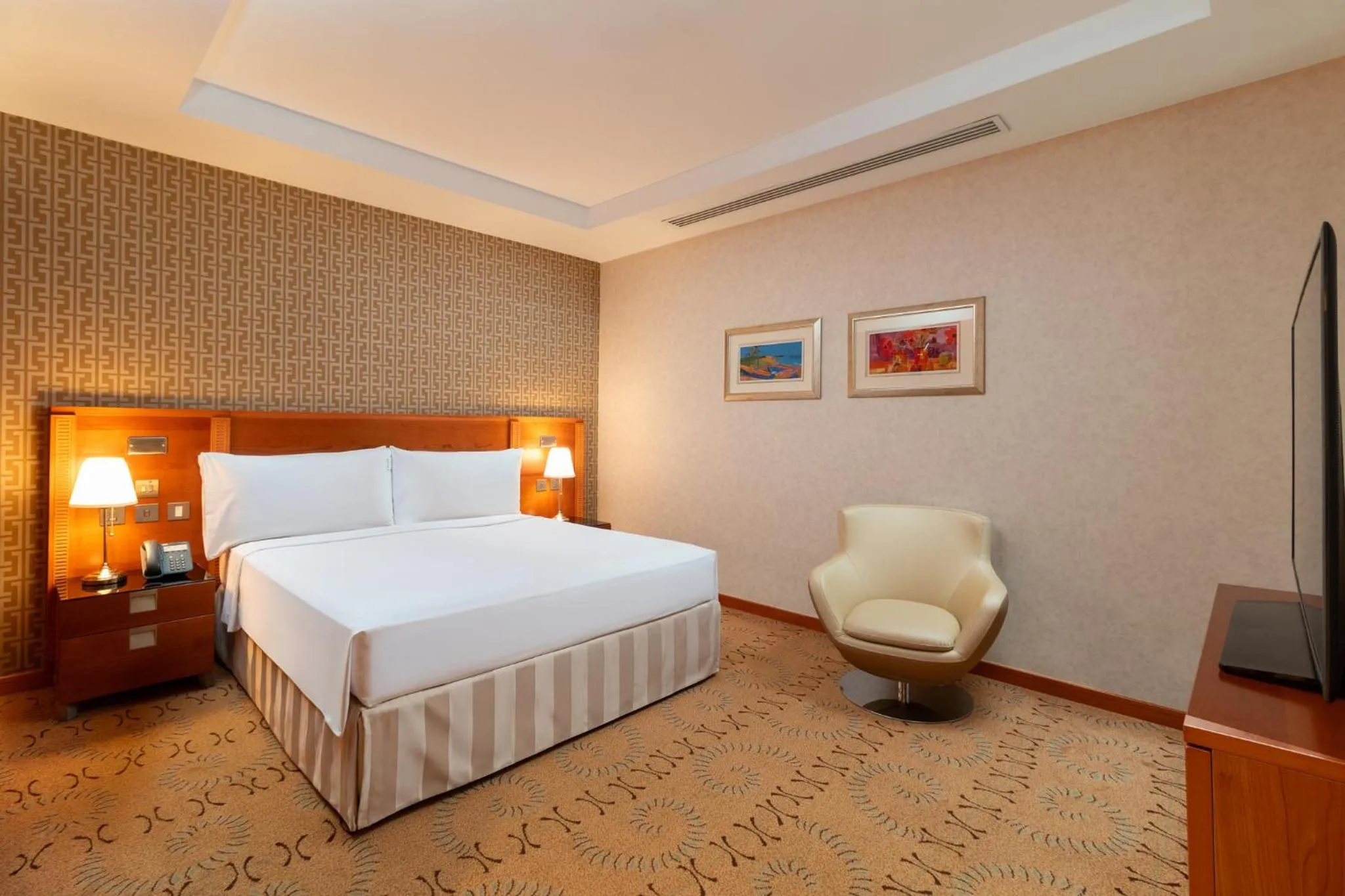 Photo of the whole room, Bed in Holiday Inn - Suites Kuwait Salmiya by IHG