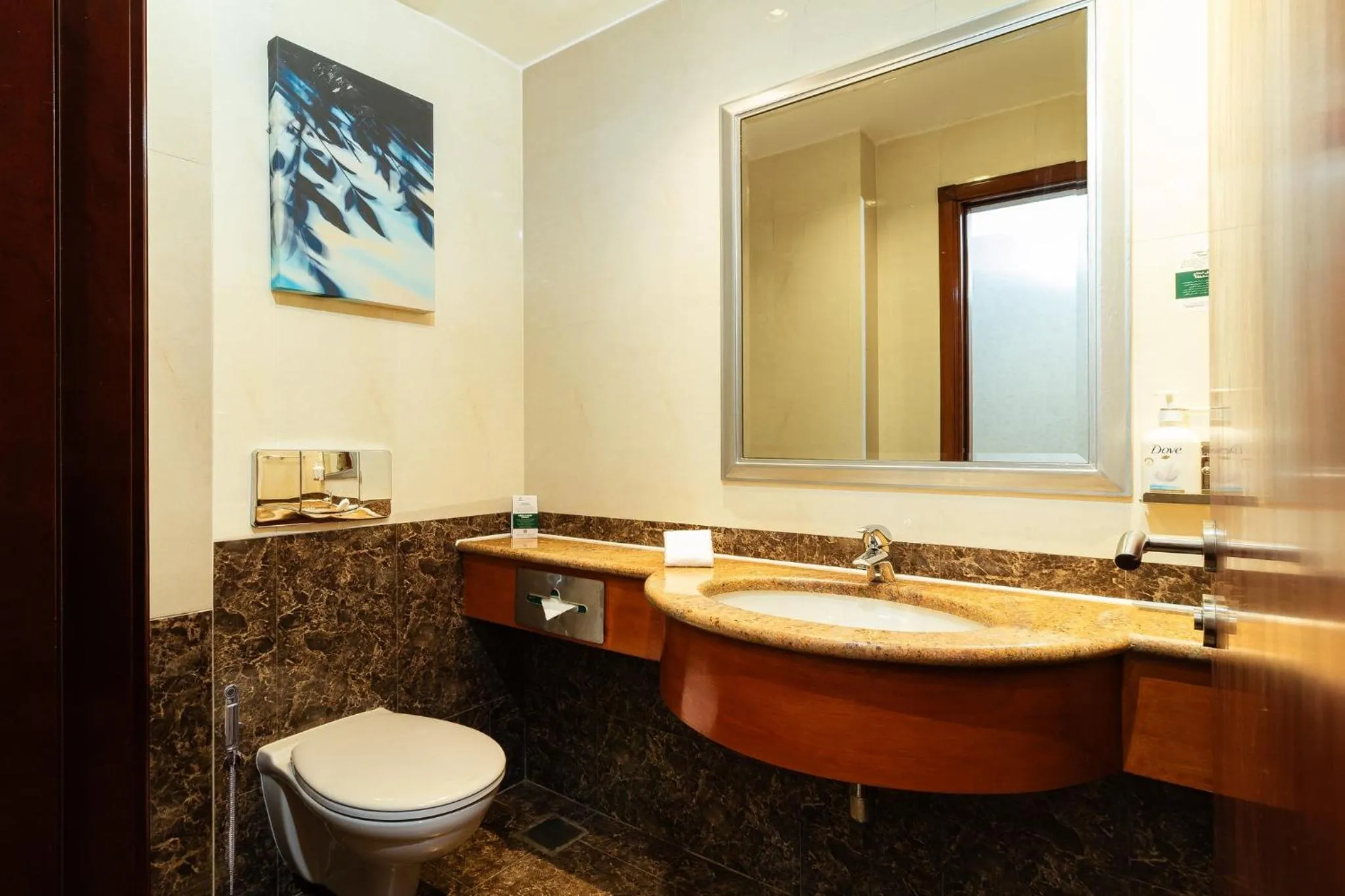 Photo of the whole room in Holiday Inn - Suites Kuwait Salmiya by IHG