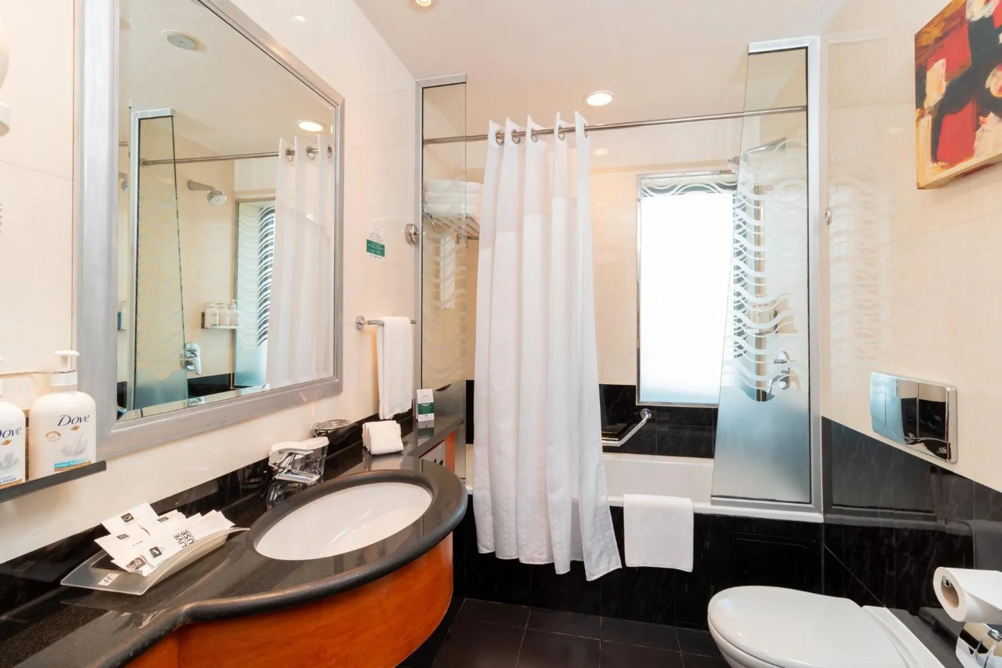 Photo of the whole room in Holiday Inn - Suites Kuwait Salmiya by IHG