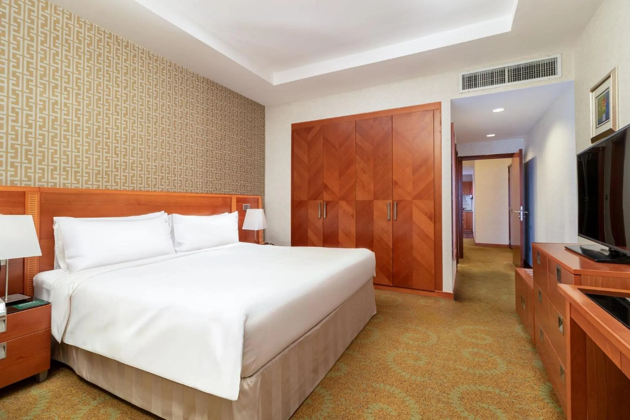 Photo of the whole room, Bed in Holiday Inn - Suites Kuwait Salmiya by IHG