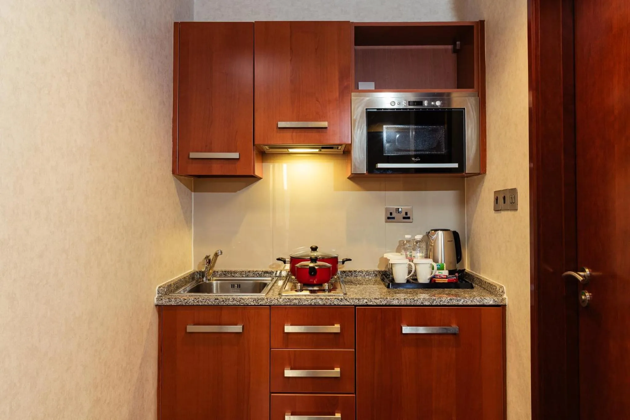 Photo of the whole room in Holiday Inn - Suites Kuwait Salmiya by IHG