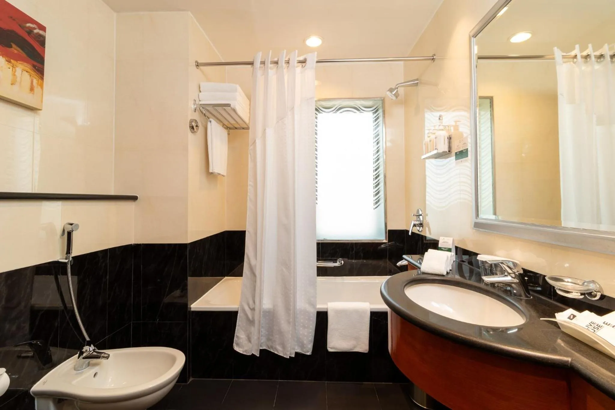 Photo of the whole room in Holiday Inn - Suites Kuwait Salmiya by IHG