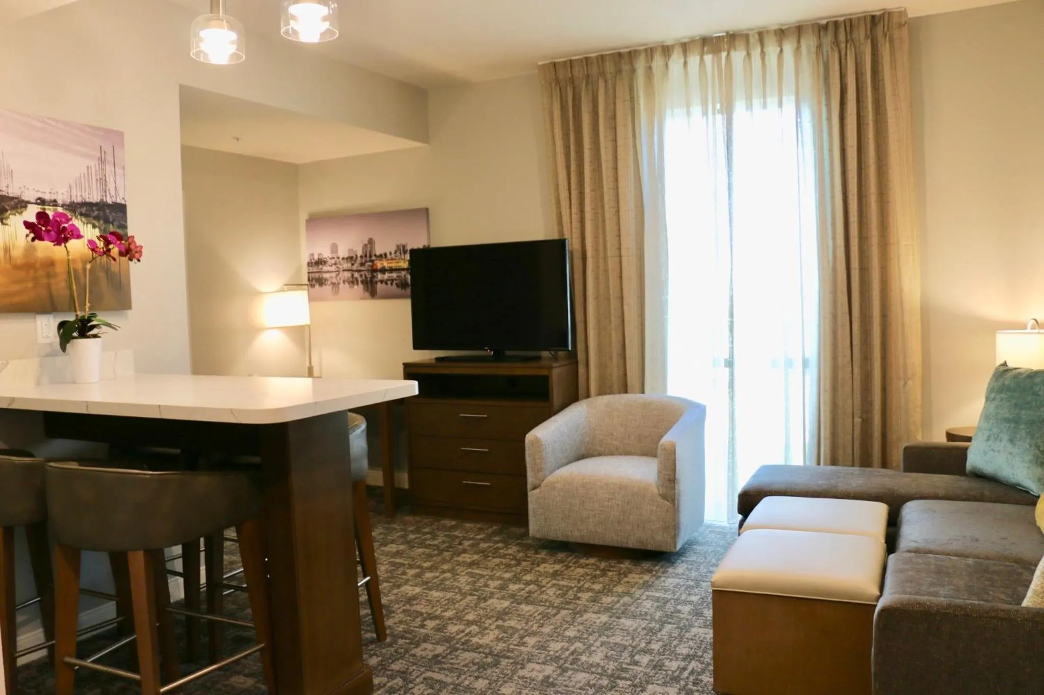 Bedroom in Staybridge Suites - Long Beach Airport by IHG