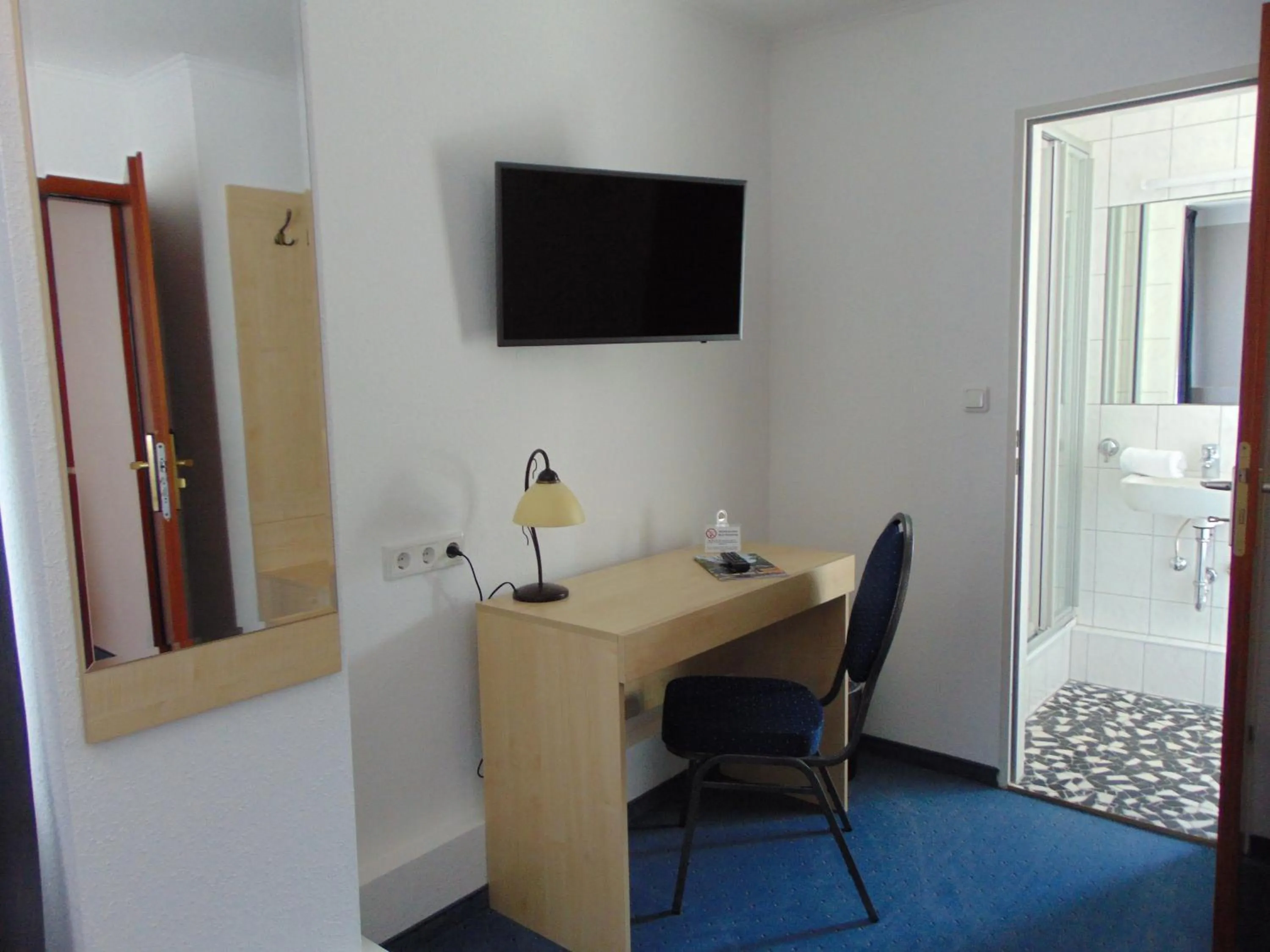 TV and multimedia, Bed in Hotel Restaurant Molitor