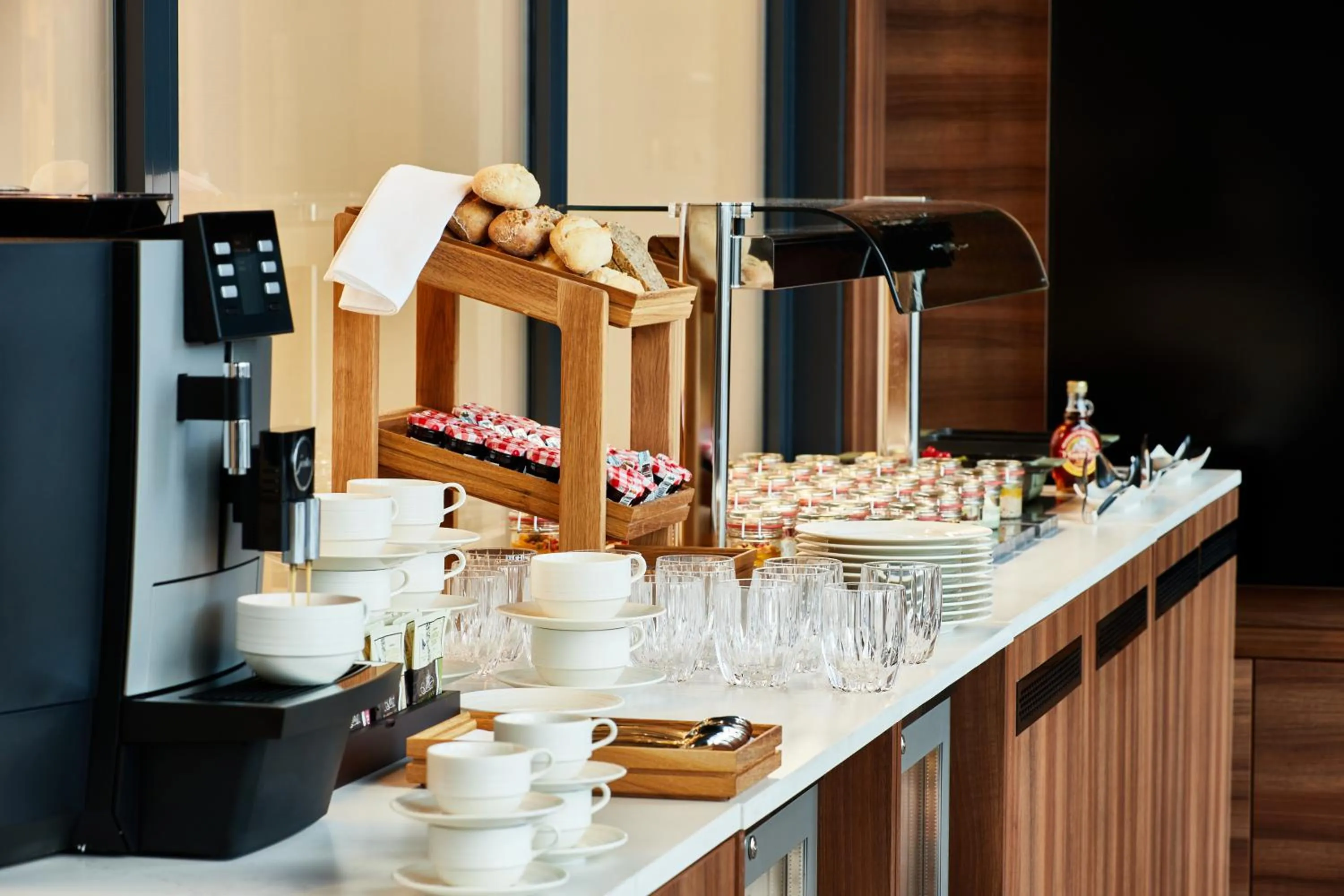 Communal lounge/ TV room in Crowne Plaza - Warsaw - The HUB by IHG