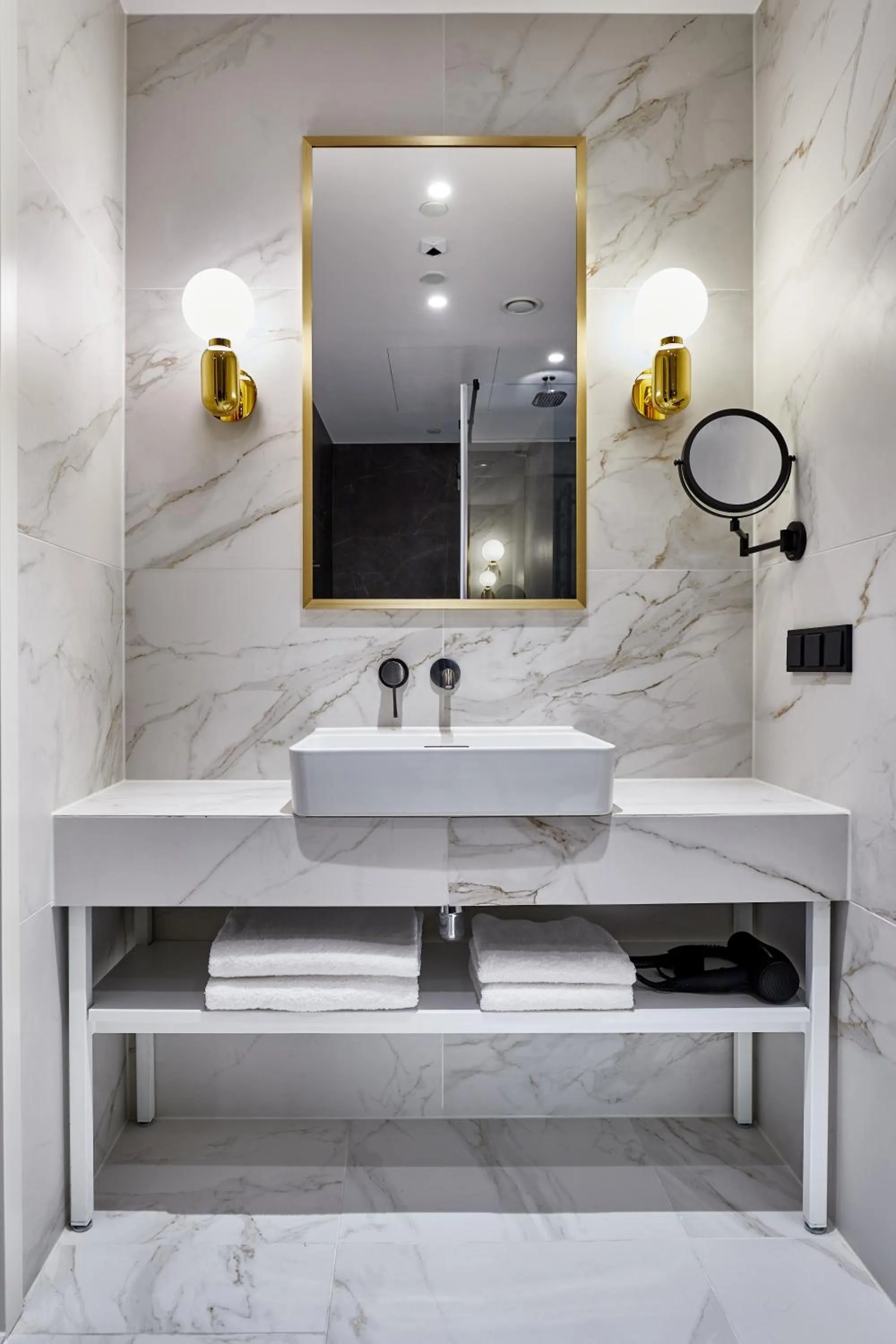 Bathroom in Crowne Plaza - Warsaw - The HUB by IHG