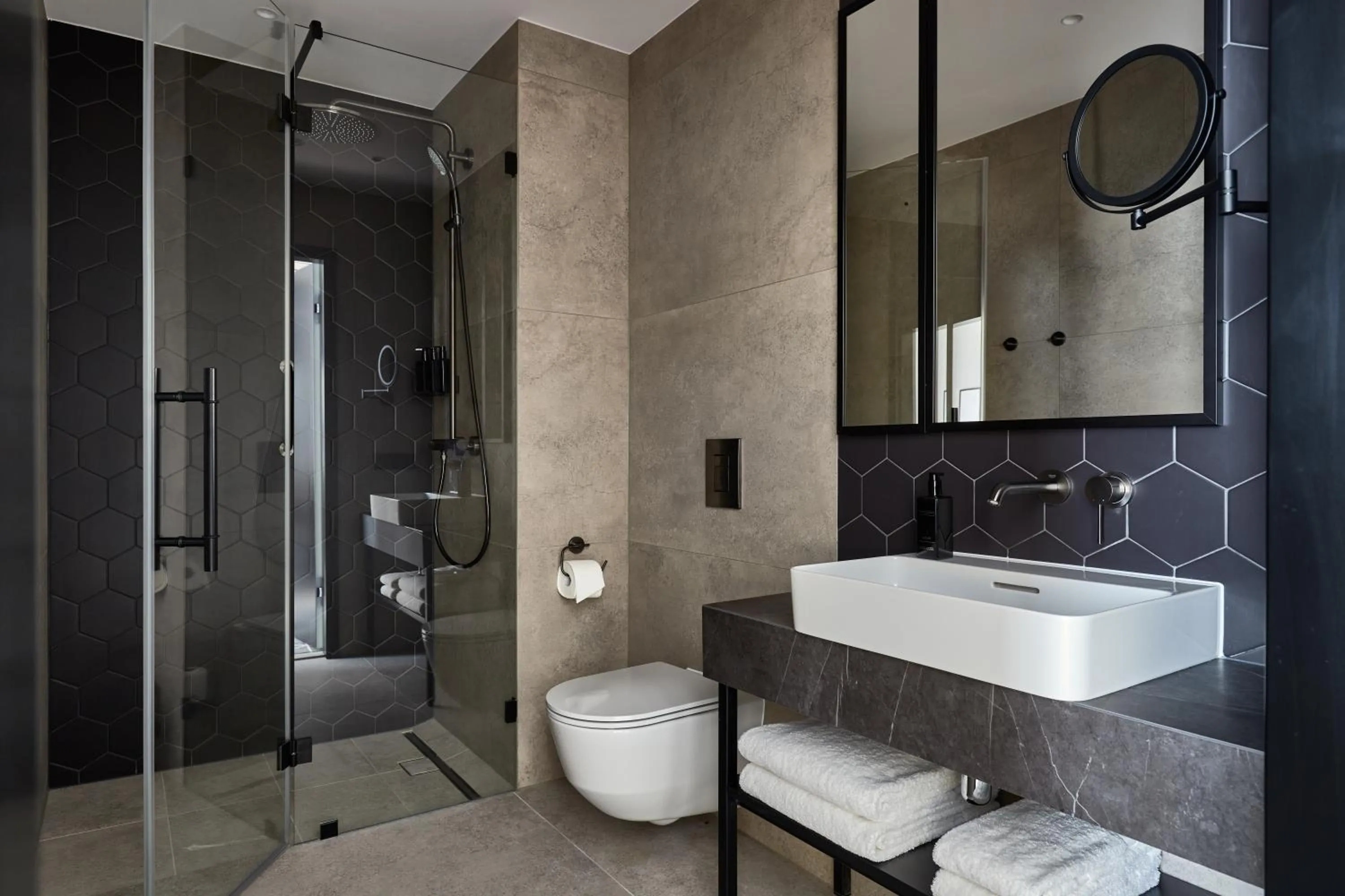 Bathroom in Crowne Plaza - Warsaw - The HUB by IHG