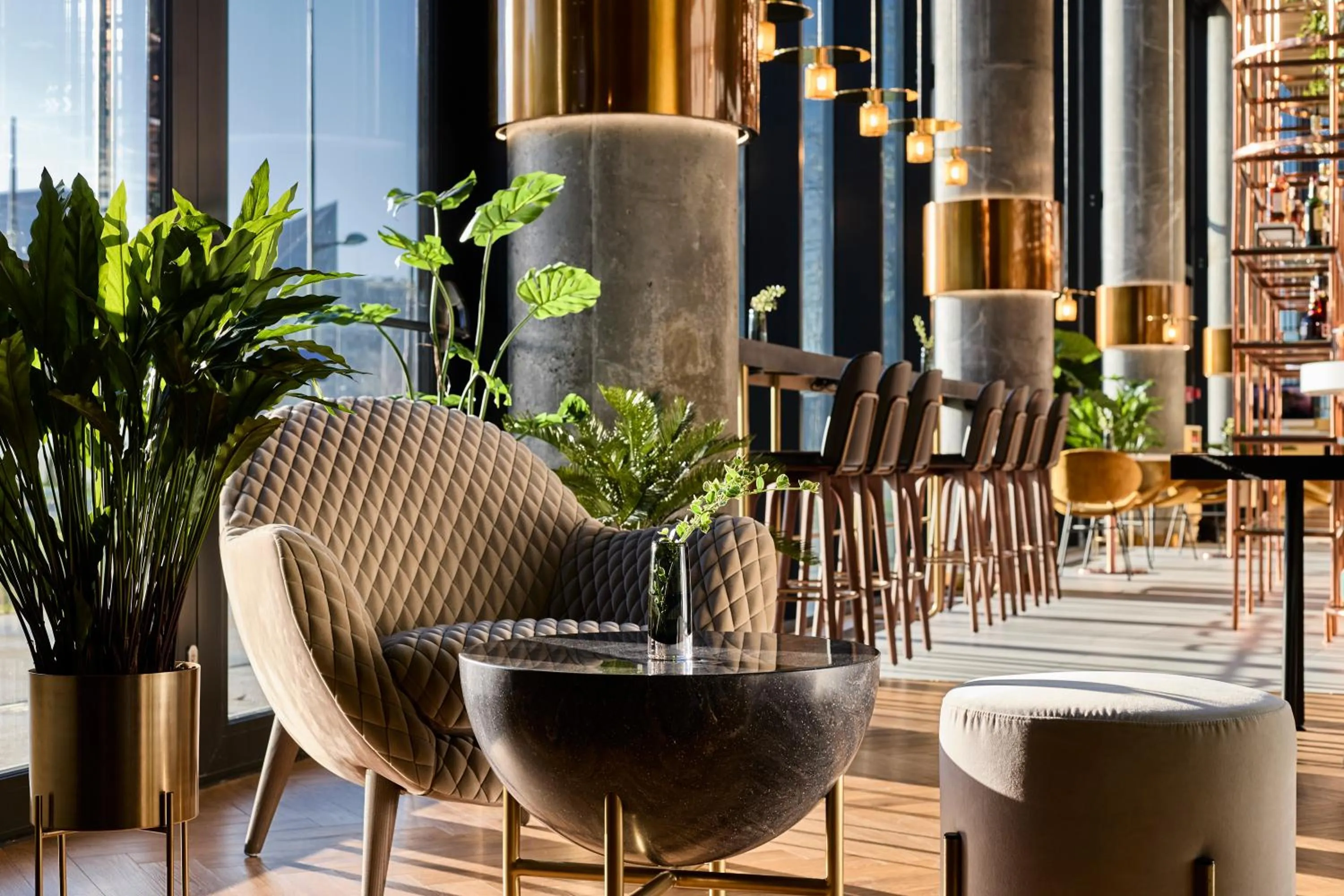 Lounge or bar in Crowne Plaza - Warsaw - The HUB by IHG