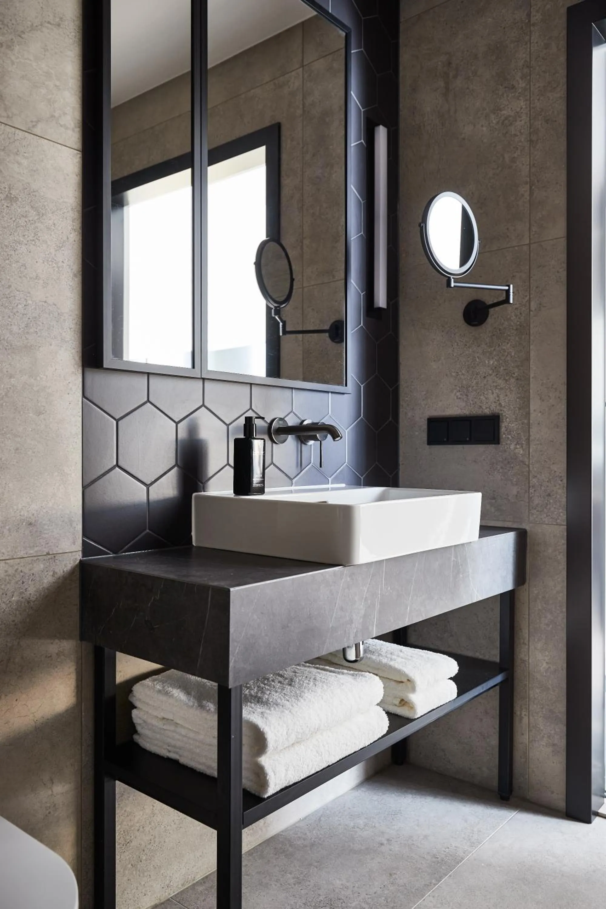 Bathroom in Crowne Plaza - Warsaw - The HUB by IHG